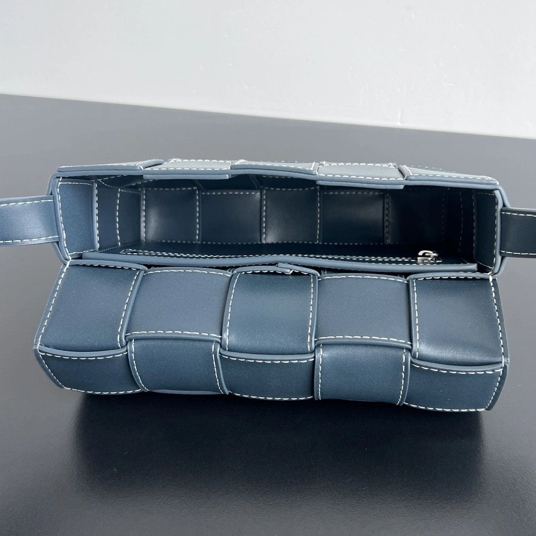 MOMO-- V595t1 758105V39K03307 high quality version cowhide item:E-B000A0837