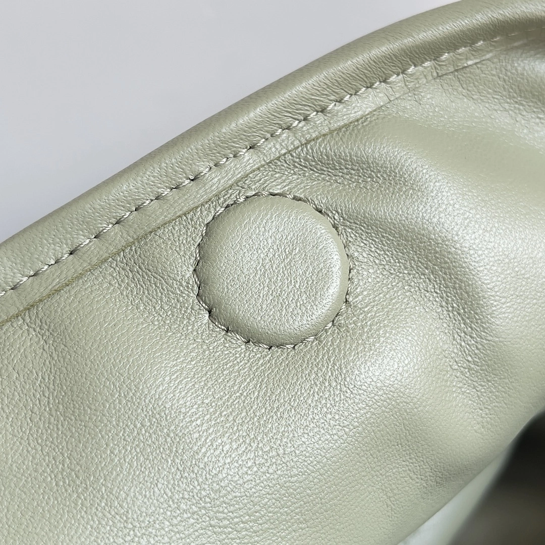 MOMO-- V595t1 763970V3IV12929 high quality version item:E-B100C0825