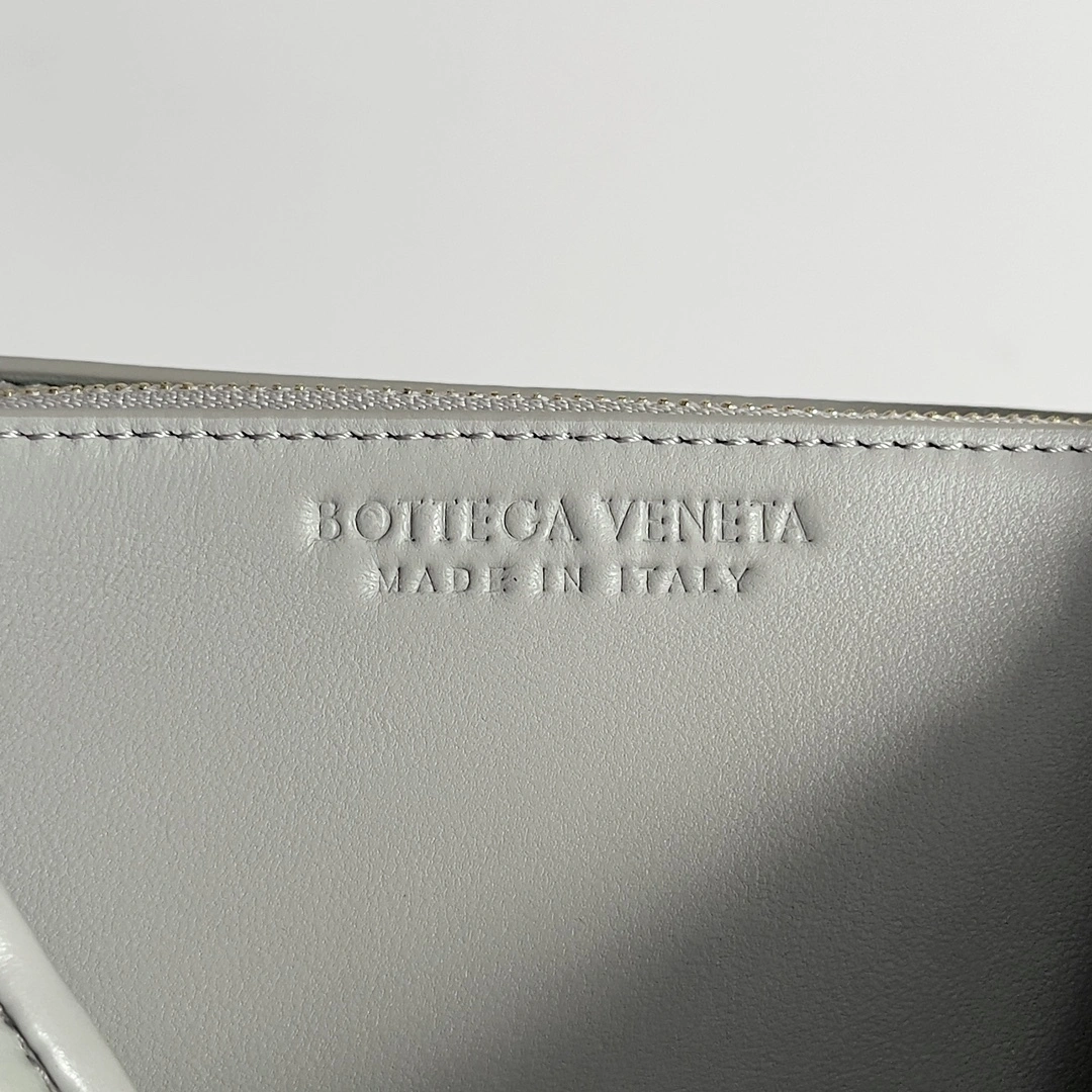 MOMO-- V595t1 776783V3RG11557 high quality version patti bag item:E-B100C1148