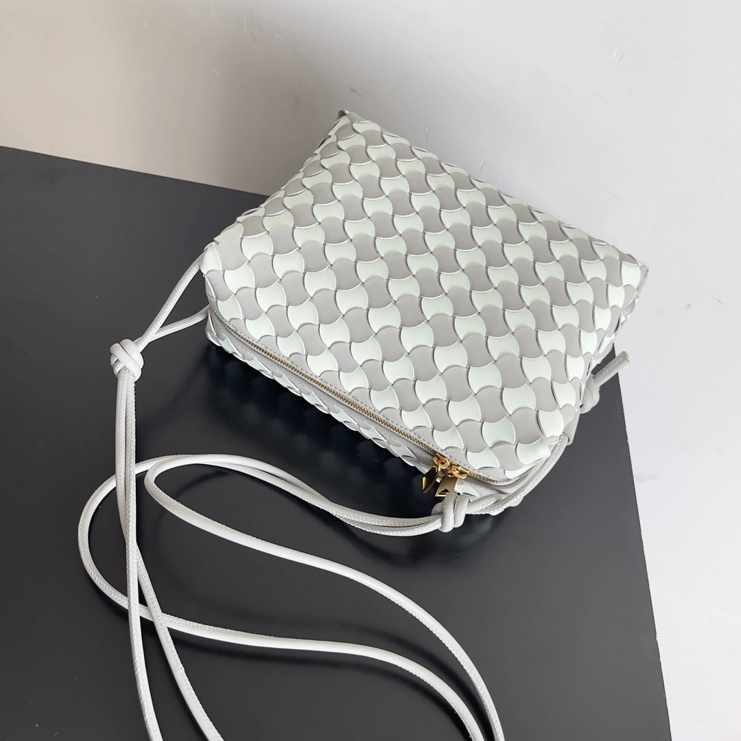 MOMO-- V595t1 777571V3SA11549 high quality version item:E-B100B2515