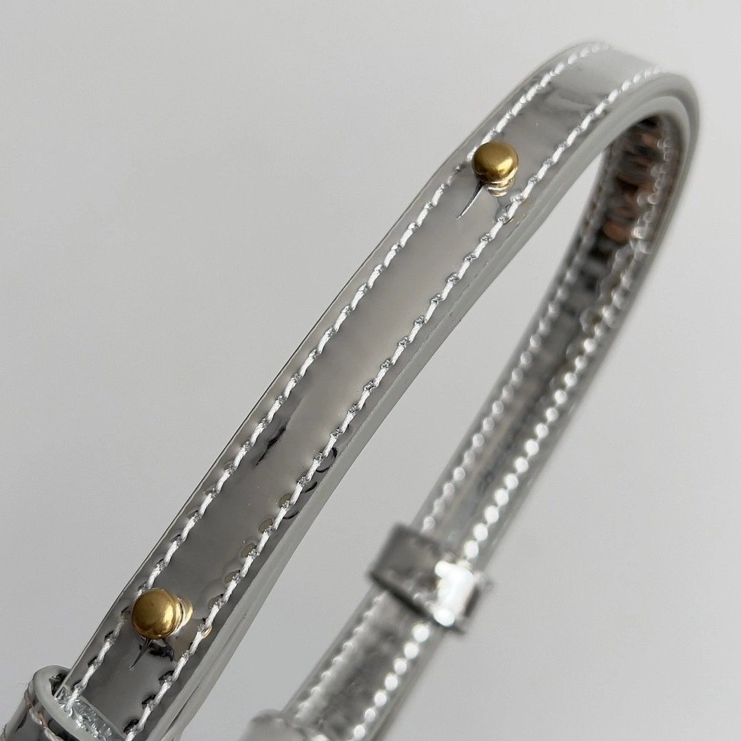 MOMO-- V595t1 777572V3X728105 high quality version Calfskin item:E-B100B2532