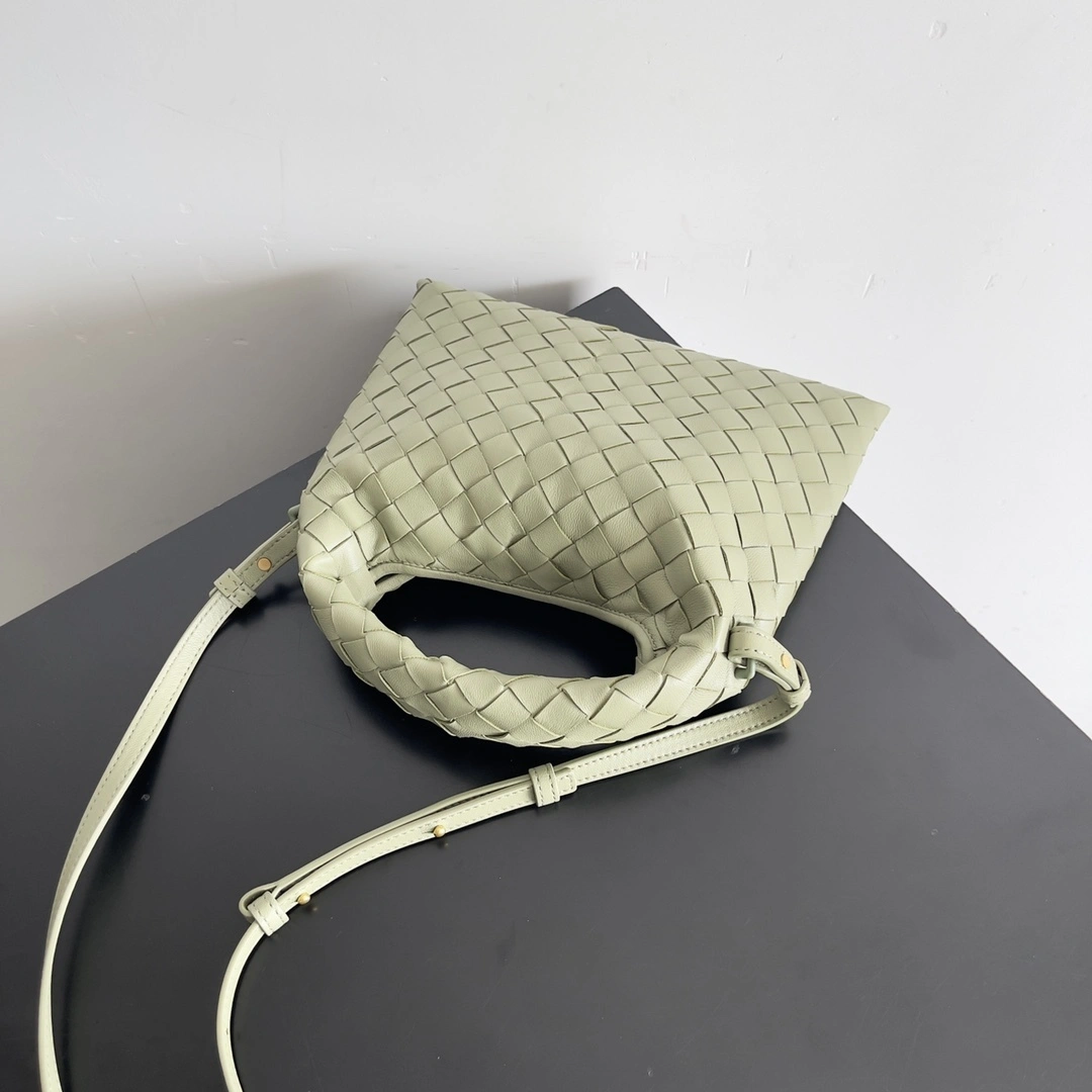 MOMO-- V595t1 777586V3IV12943 Calfskin item:D-B000G2060