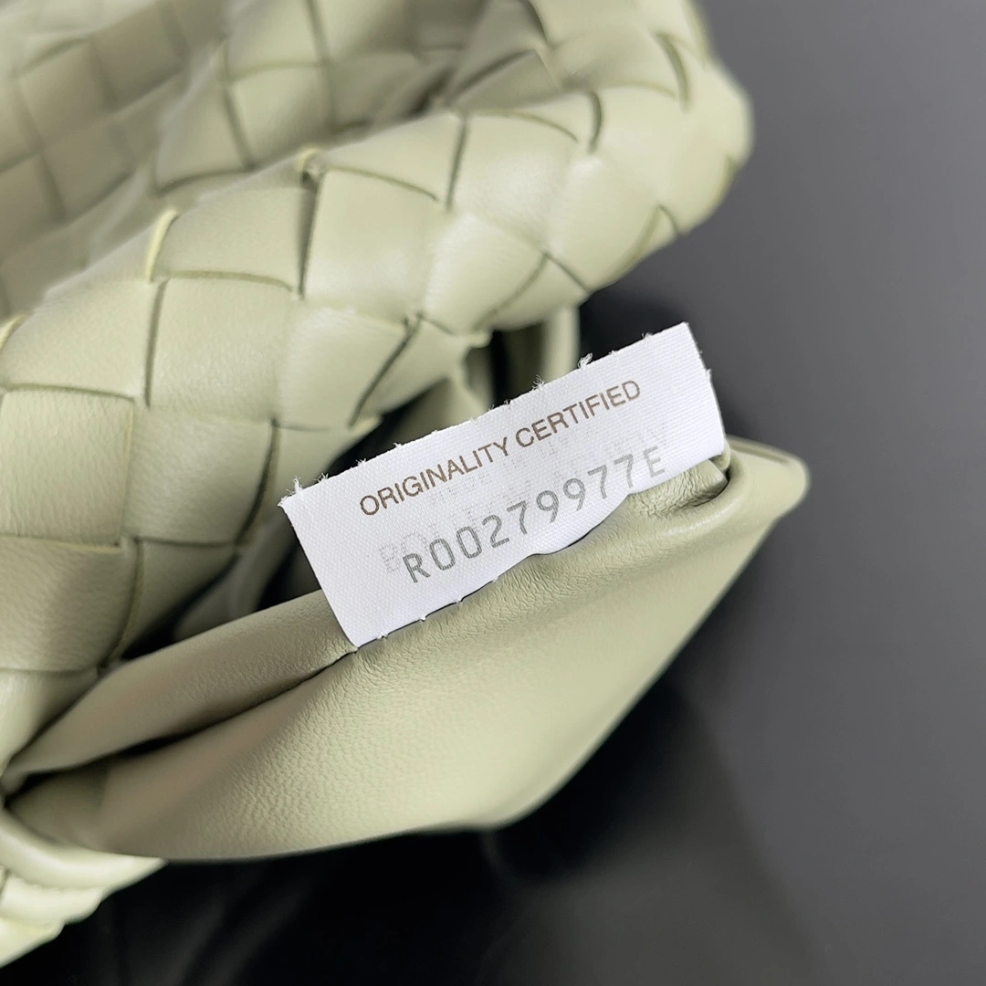 MOMO-- V595t1 777586V3IV12943 Calfskin item:D-B000G2060
