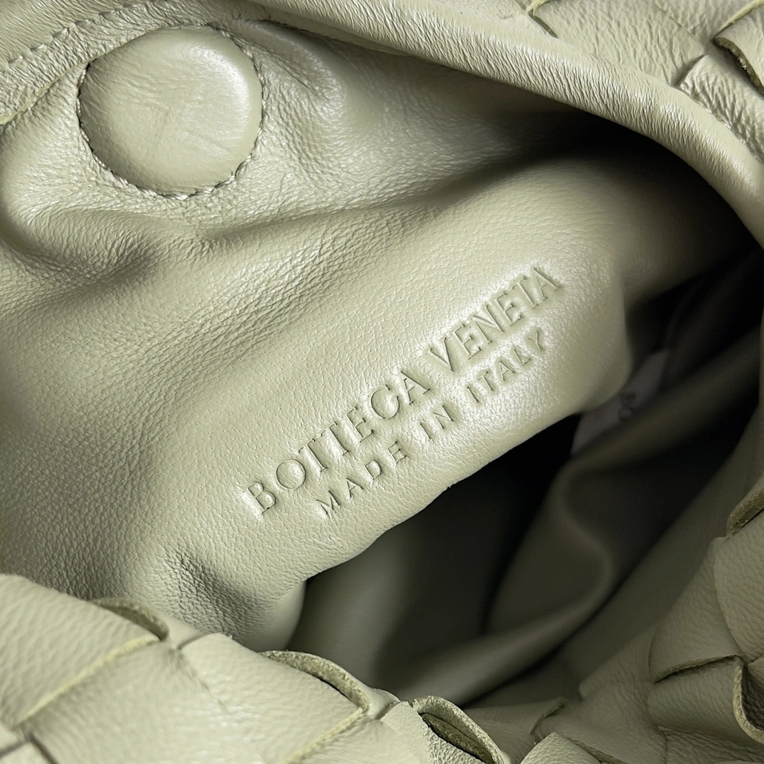 MOMO-- V595t1 777586V3IV12943 Calfskin item:D-B000G2060