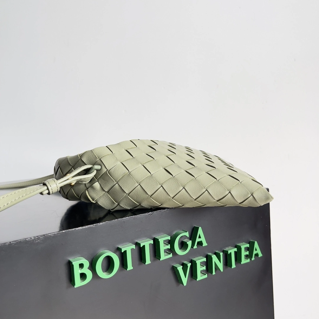 MOMO-- V595t1 777586V3IV12943 Calfskin item:D-B000G2060