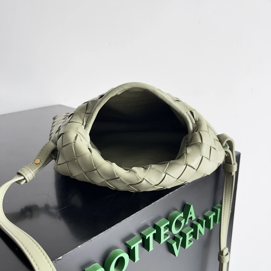 MOMO-- V595t1 777586V3IV12943 Calfskin item:D-B000G2060