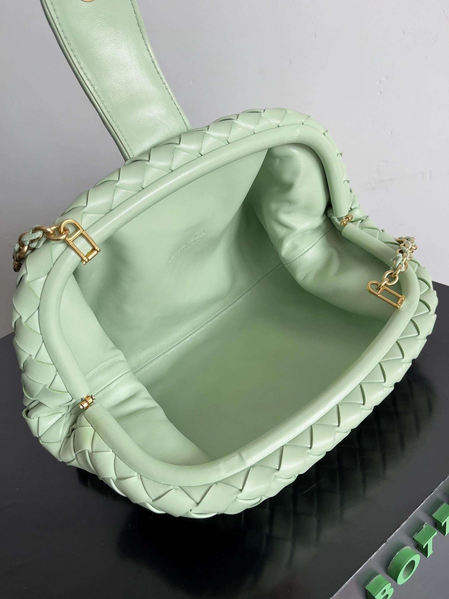 MOMO-- V595t1 785807V40Z11862 high quality version LAUREN CLUTCH item:E-B100B2729
