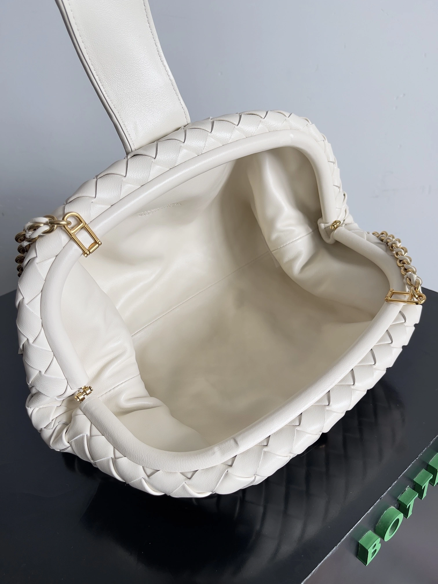 MOMO-- V595t1 785807V40Z19277 high quality version LAUREN CLUTCH item:E-B100B2730