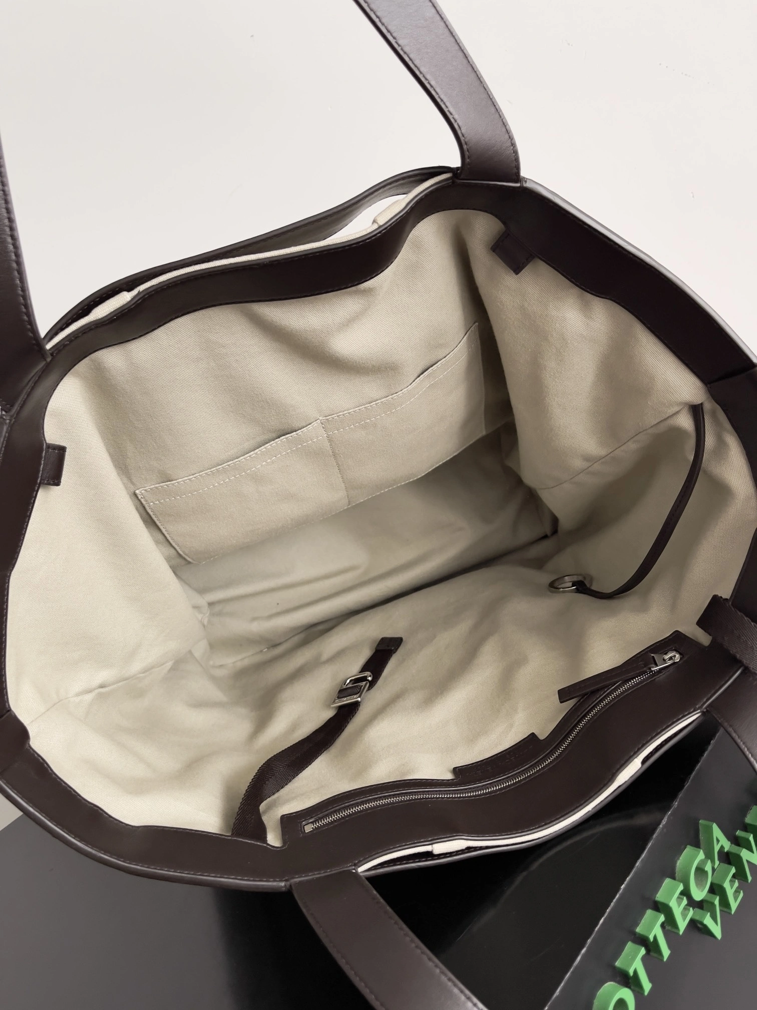 MOMO-- V595t1 787419V44J12887 high quality version cowhide tote item:E-B063A0847