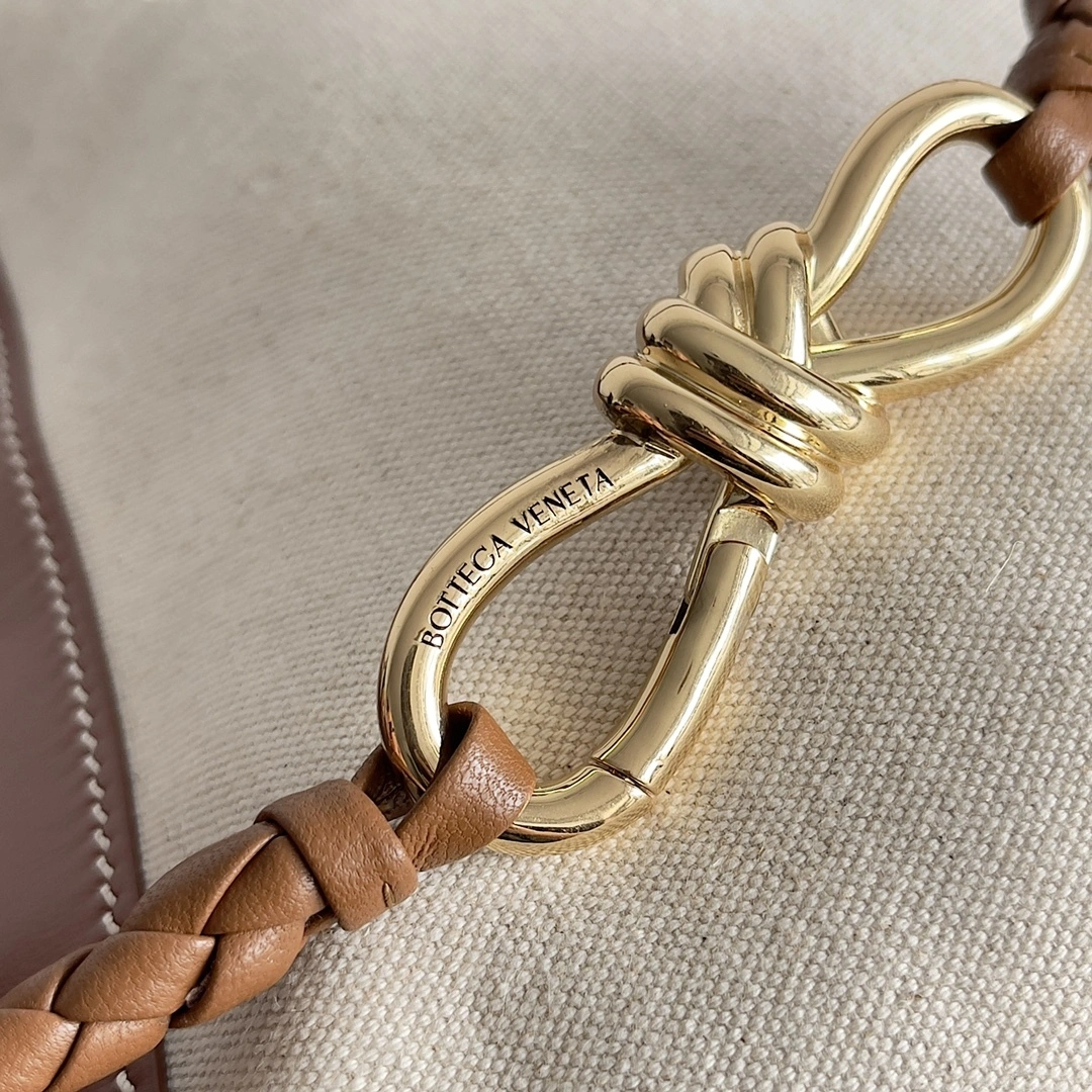 MOMO-- V595t1 791594V42E19802 high quality version item:D-B000I0944