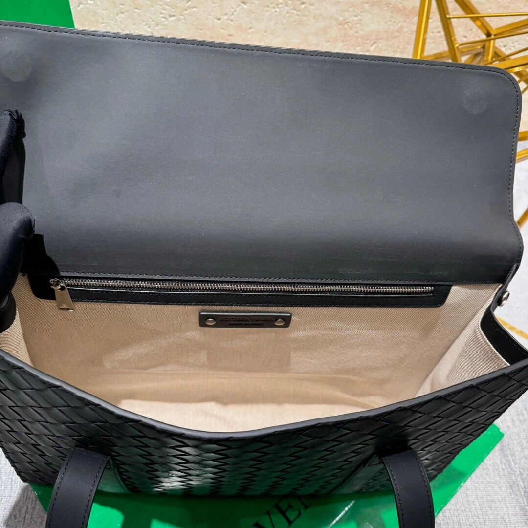 MOMO-- V595t1 795102V2HL18803 high quality version cowhide item:E-B164A0801
