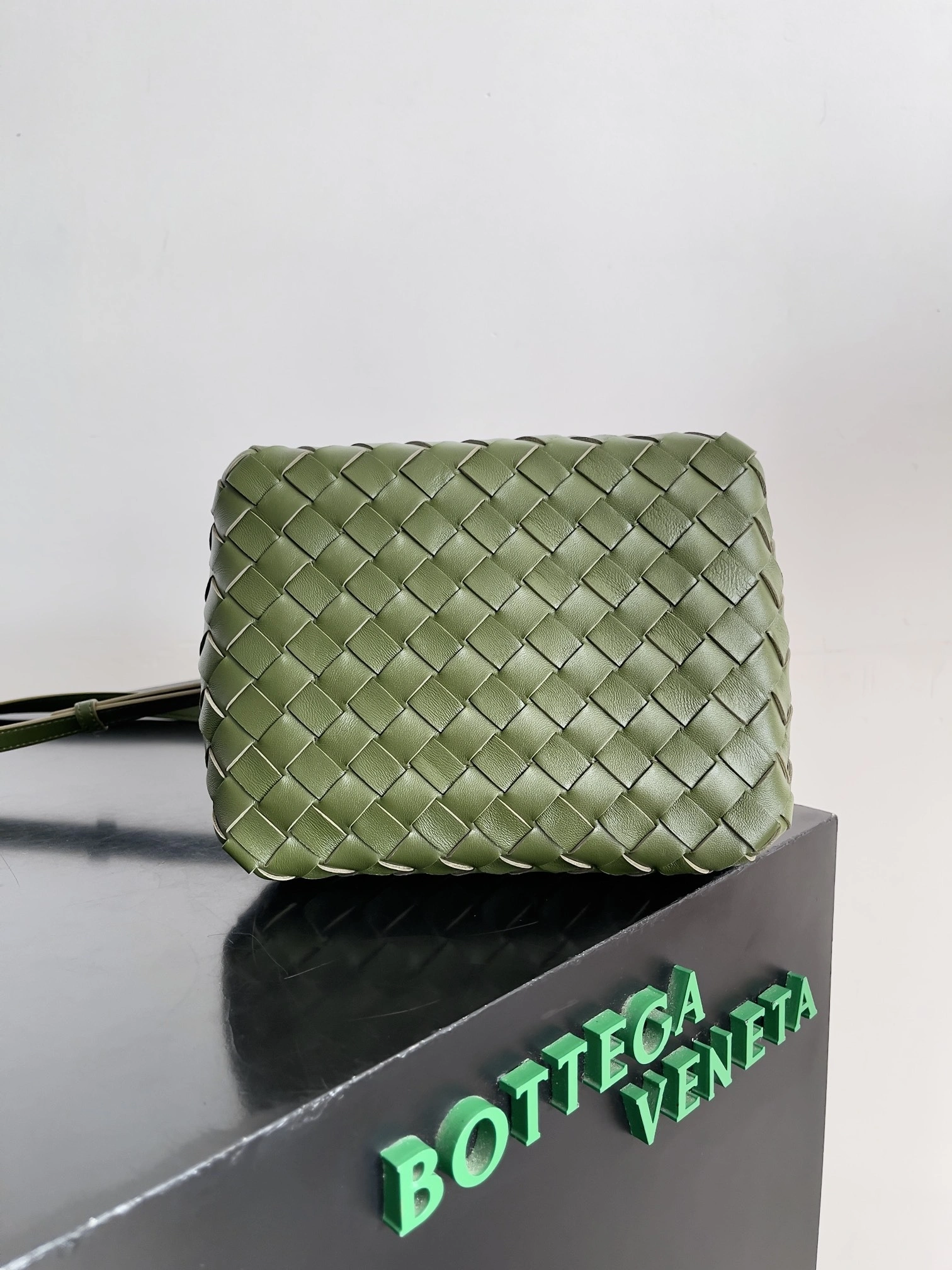 MOMO-- V595t1 796569VCPPT2498 high quality version parachute item:E-B100B2521