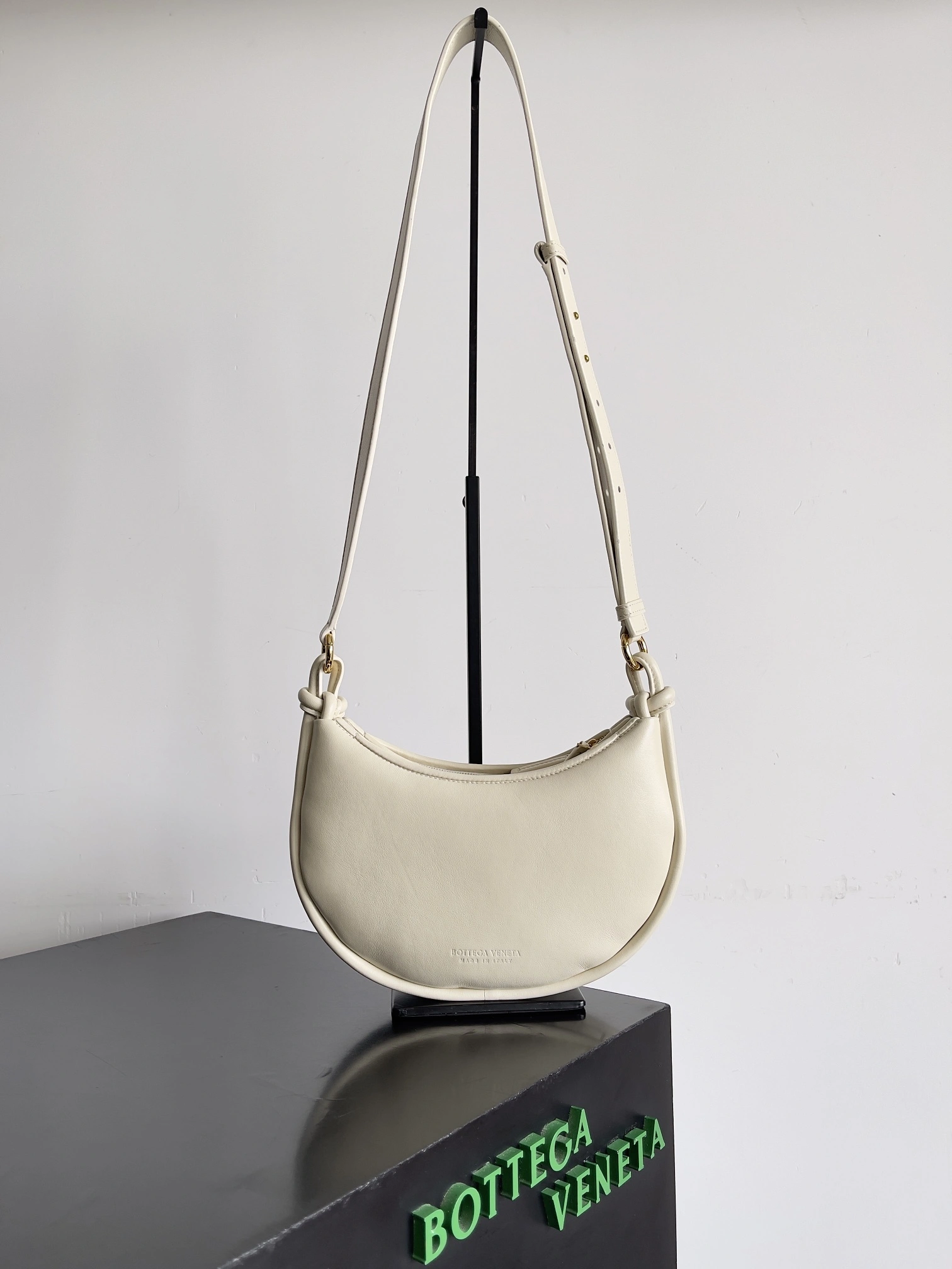 MOMO-- V595t1 796638V1W519195 high quality version item:D-B063I0939