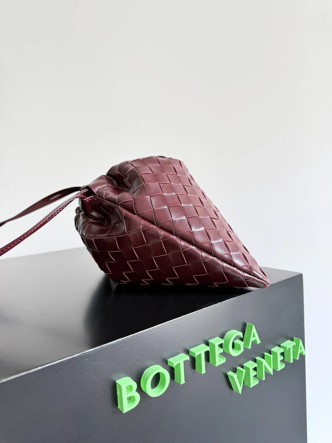 MOMO-- V595t1 796728V3IV12247 high quality version Dustbag item:E-B177I1019