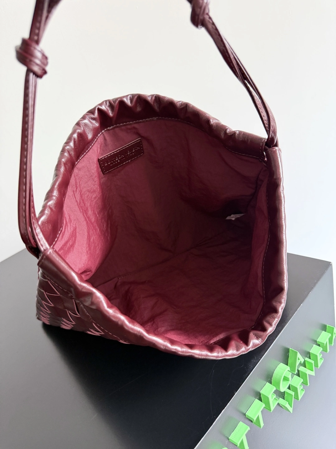MOMO-- V595t1 796728V3IV12247 high quality version Dustbag item:E-B177I1019