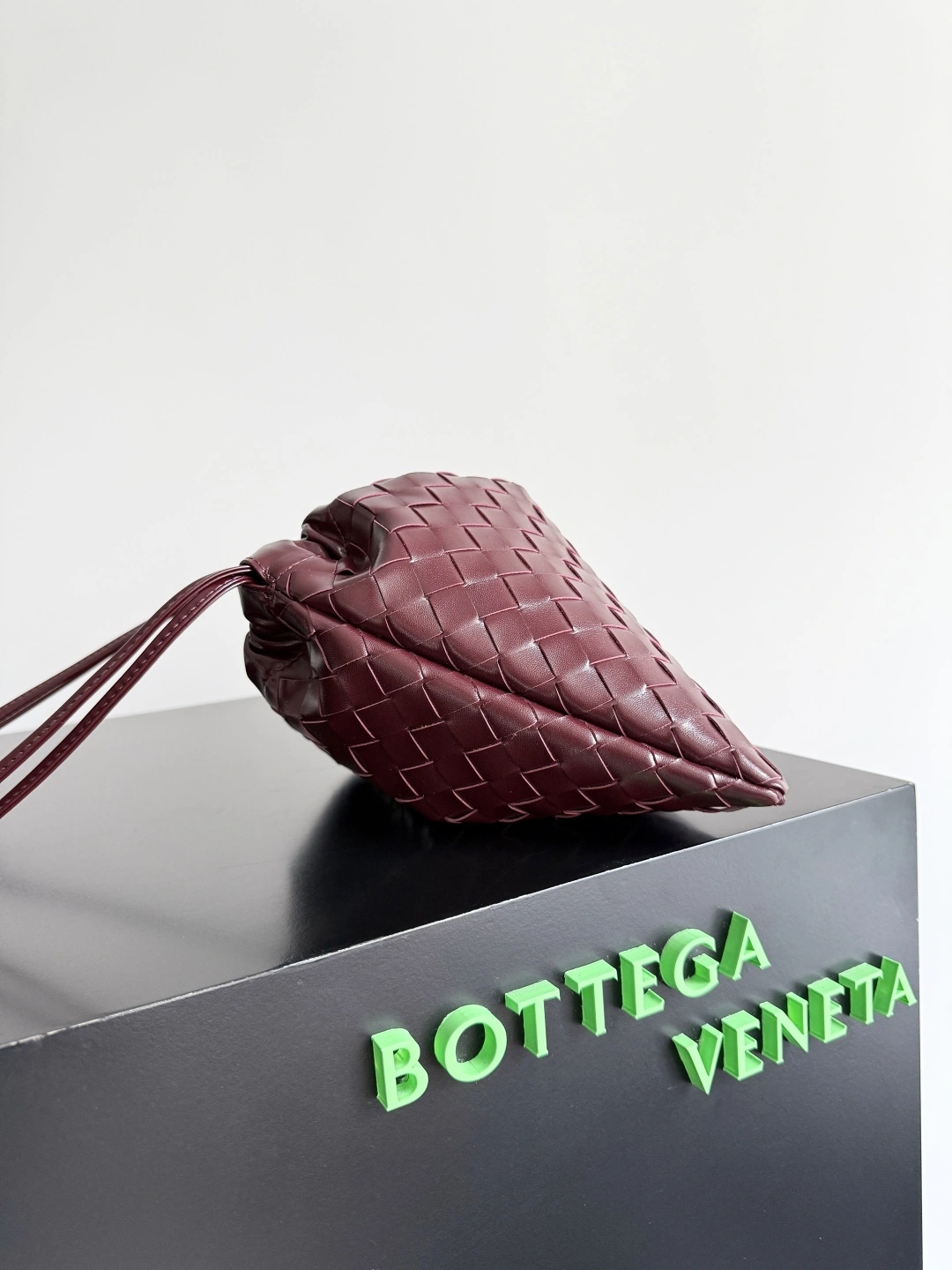 &MOMO-- V595t1 796728V3TJ12686 high quality version Dustbag item:E-B177I1018