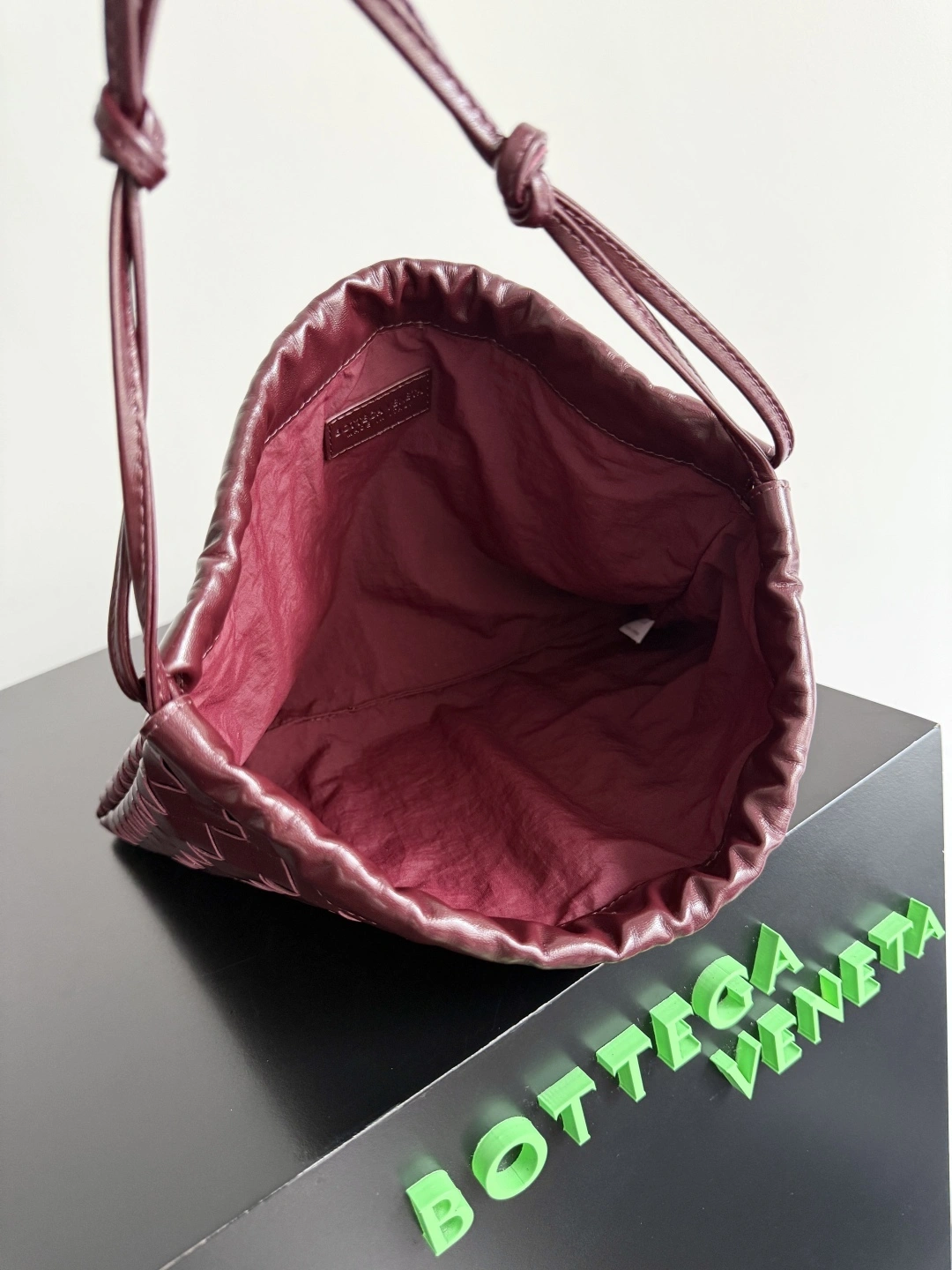&MOMO-- V595t1 796728V3TJ12686 high quality version Dustbag item:E-B177I1018