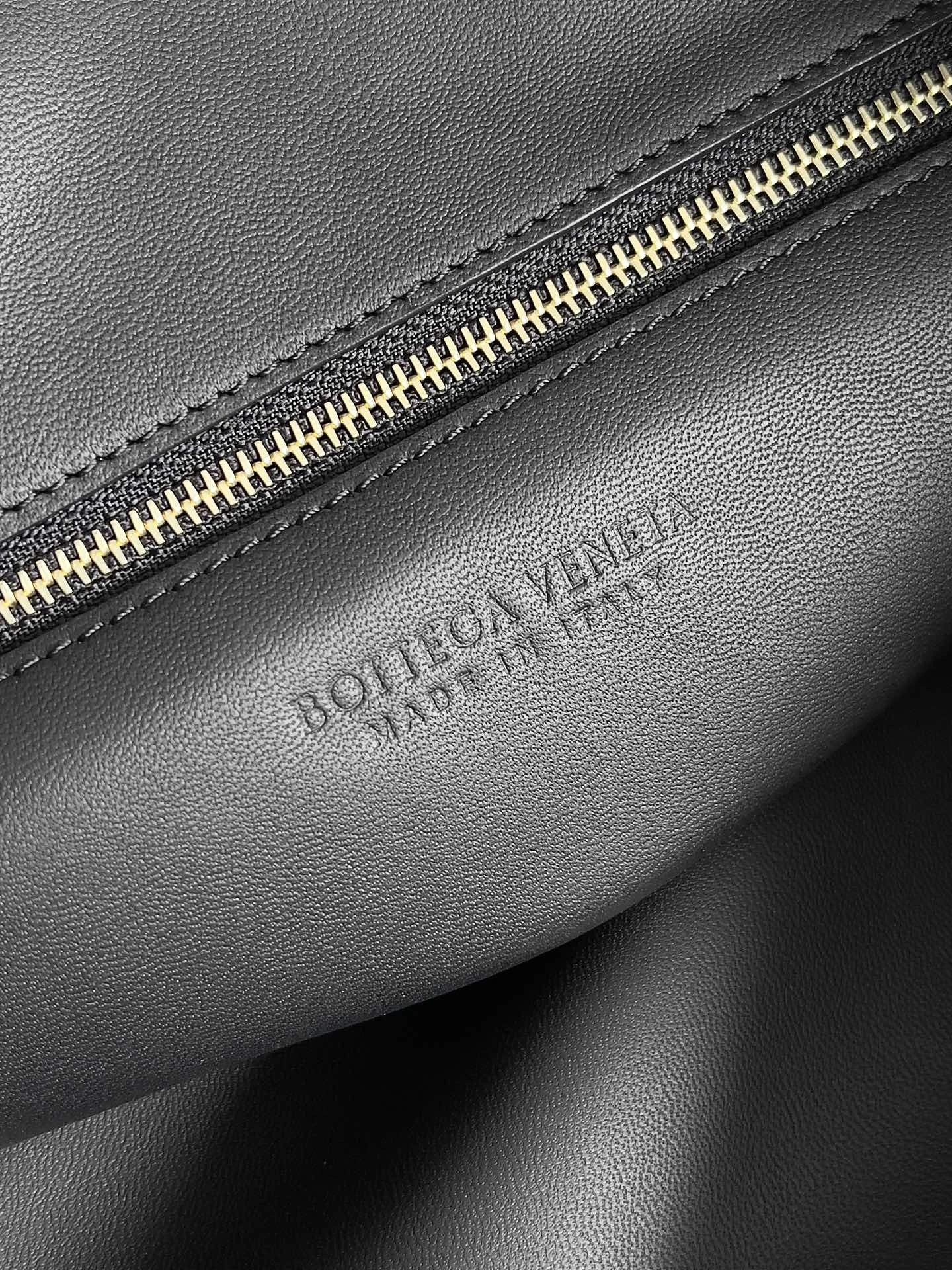 MOMO-- V595t1 803976V4O901019 high quality version Calfskin item:E-B564A0930