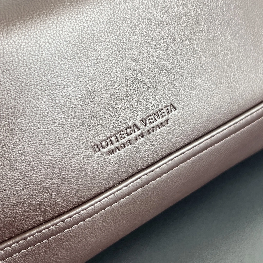 MOMO-- V595t1 803977V4O902190 high quality version Hop Calfskin item:E-B134A0929
