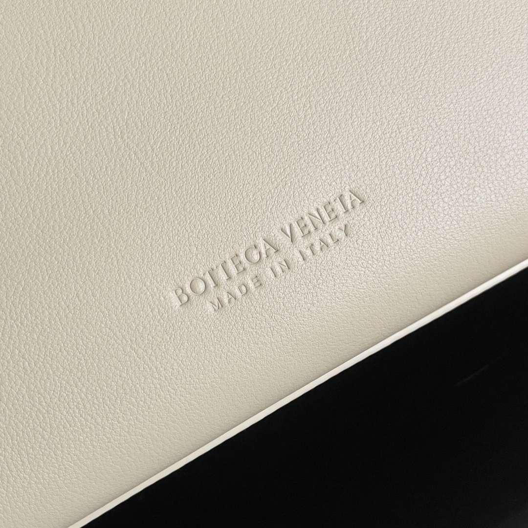 MOMO-- V595t1 810214V4O929309 high quality version Andiamo item:E-B063A0912