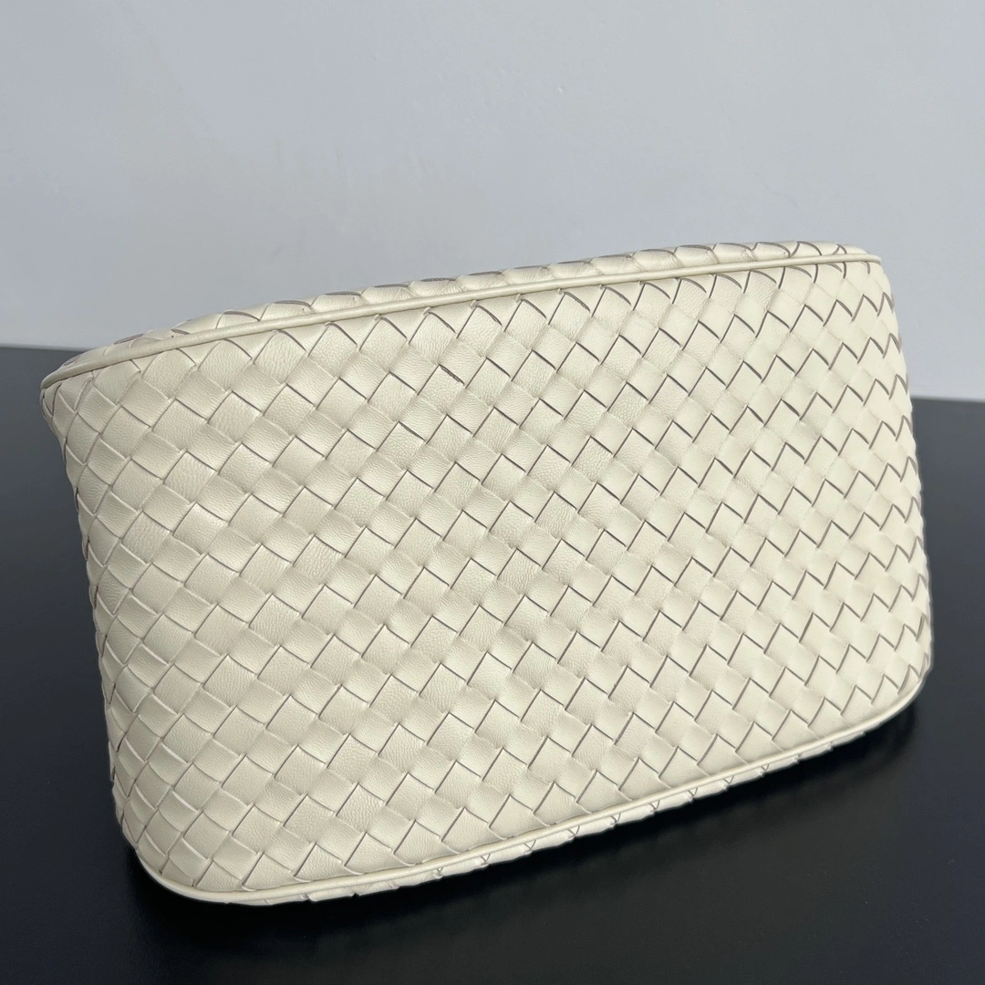 MOMO-- V595t1 836261V08Z09211 sheepskin high quality version item:E-B664G1503W