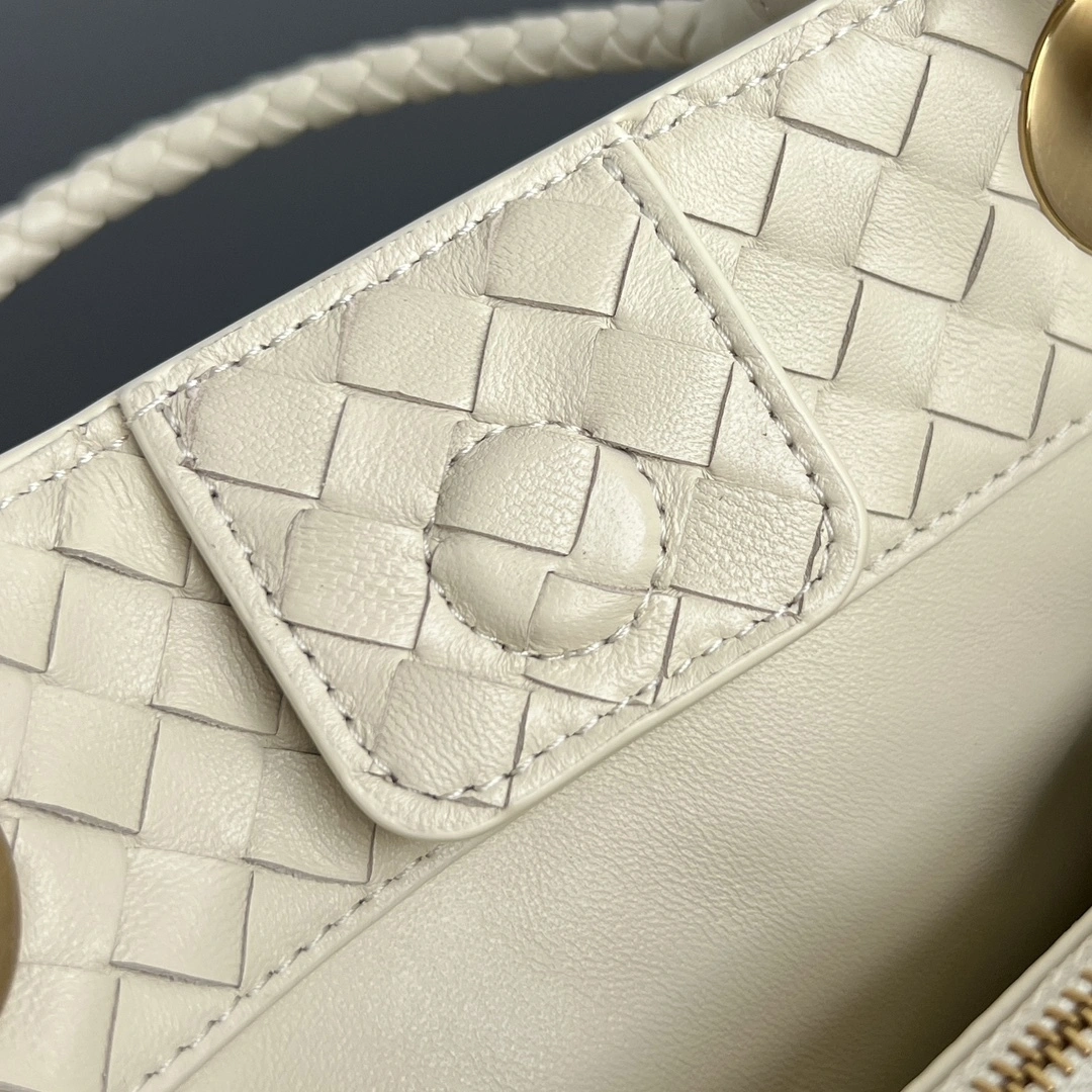 MOMO-- V595t1 836261V08Z09211 sheepskin high quality version item:E-B664G1503W