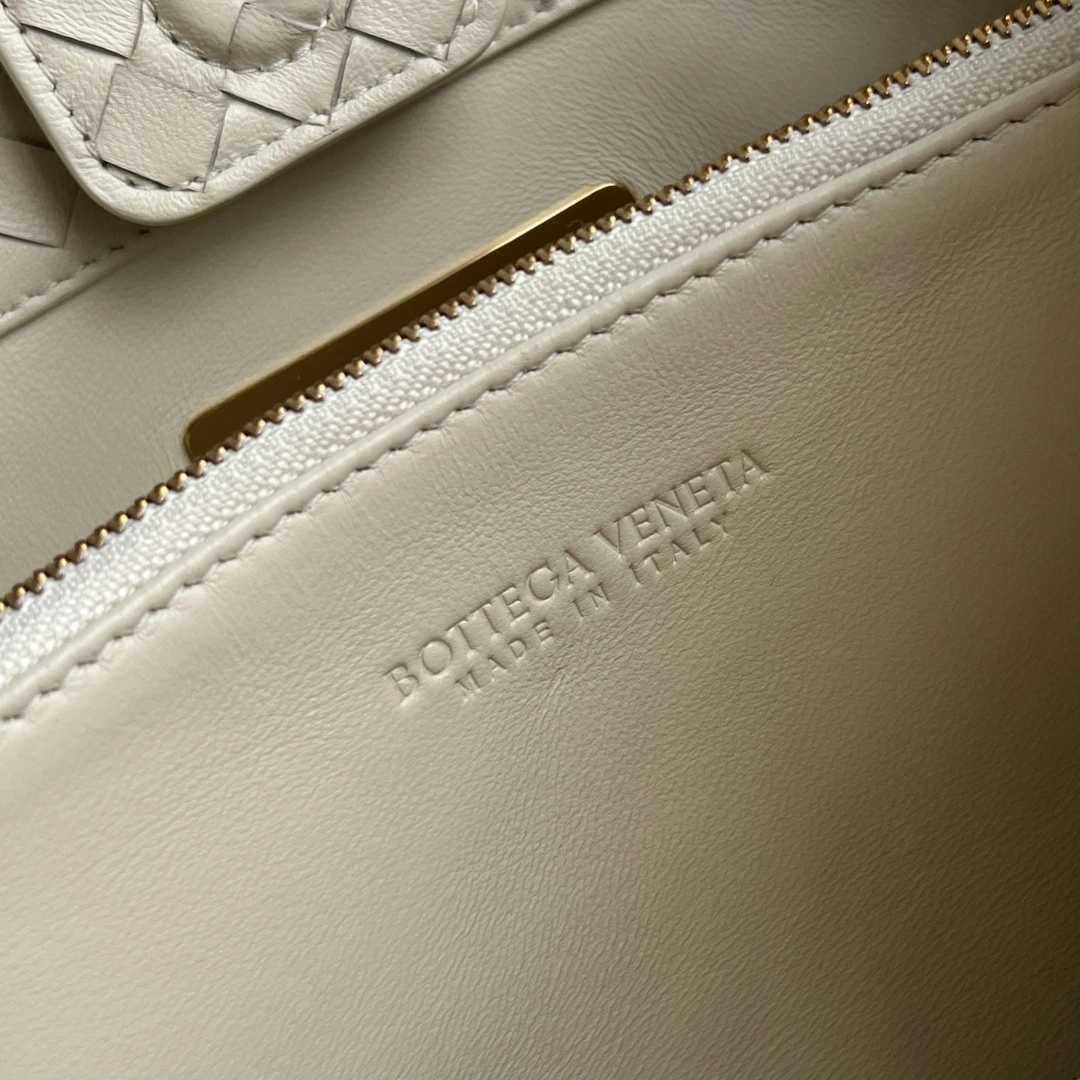 MOMO-- V595t1 836261V08Z09211 sheepskin high quality version item:E-B664G1503W