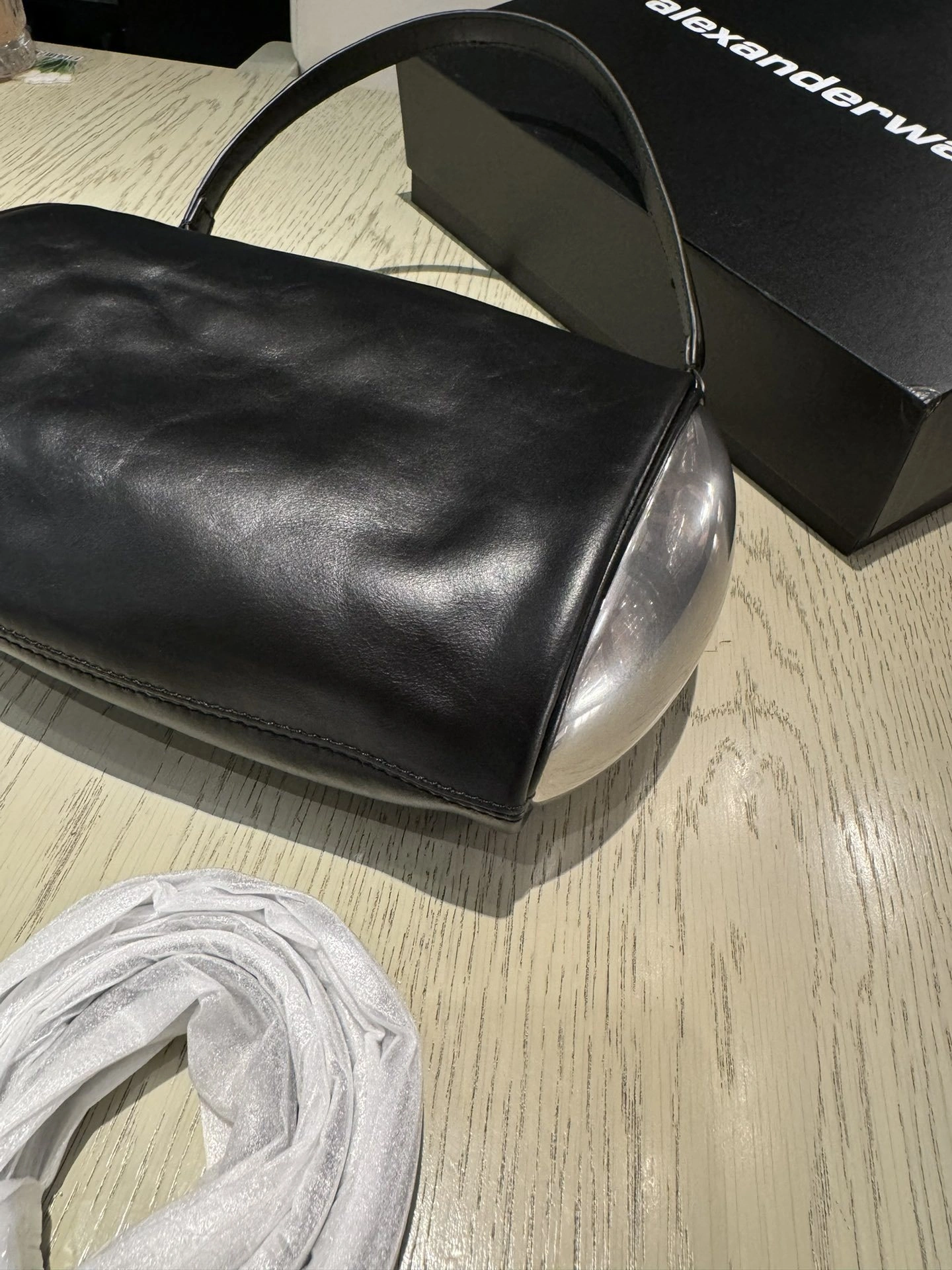MOMO-- W196 20224P01L001 high quality version dome cowhide item:E-B000A1271