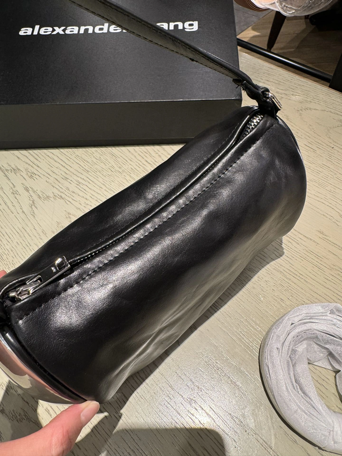 MOMO-- W196 20224P01L001 high quality version dome cowhide item:E-B000A1271