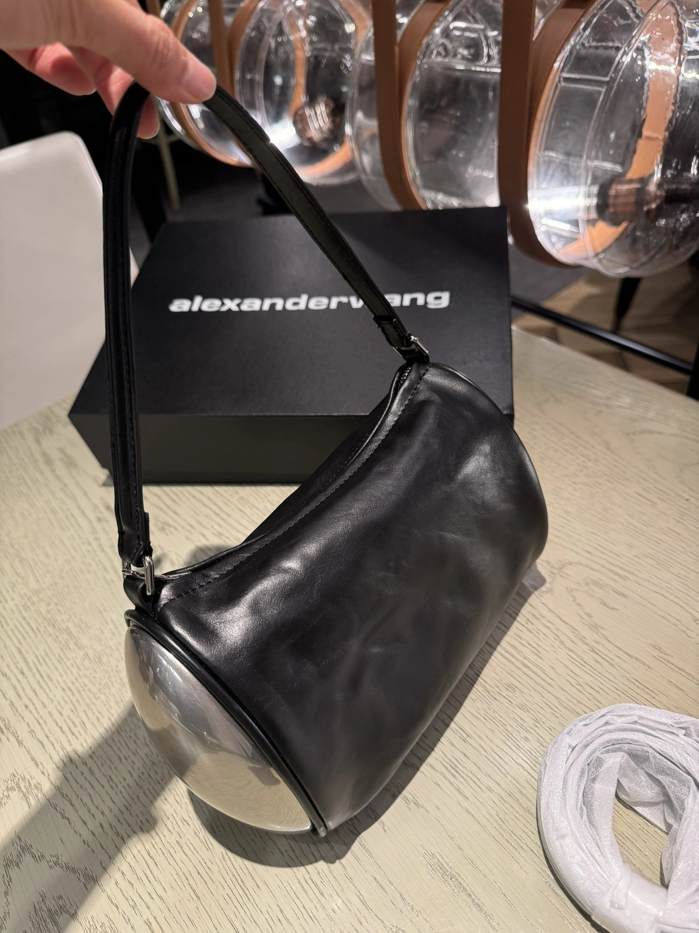MOMO-- W196 20224P01L001 high quality version dome cowhide item:E-B000A1271