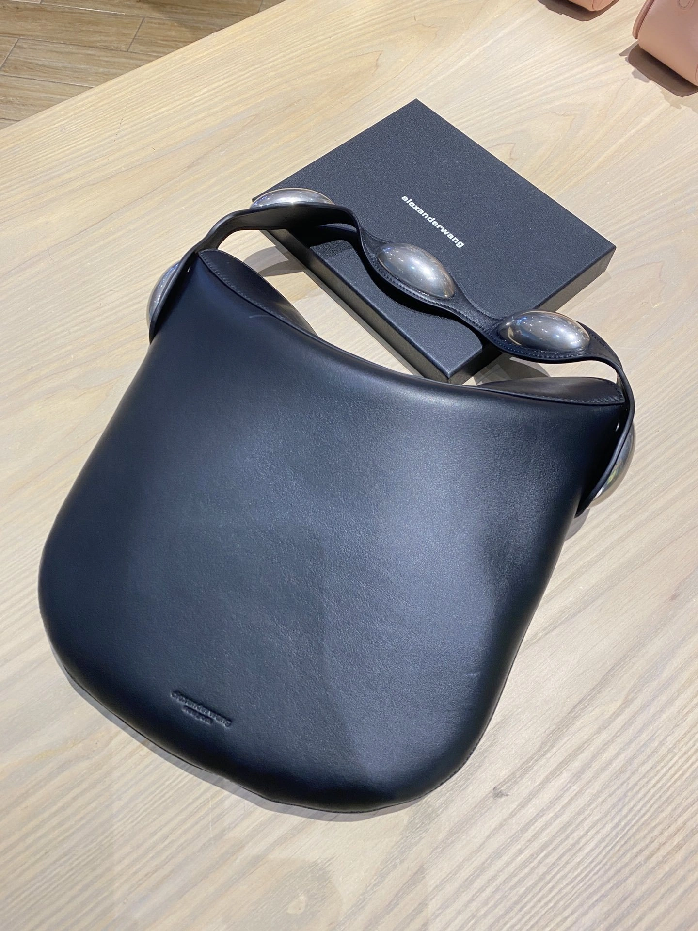 MOMO-- W196 20323K67L001 high quality version cowhide item:E-B000A1273