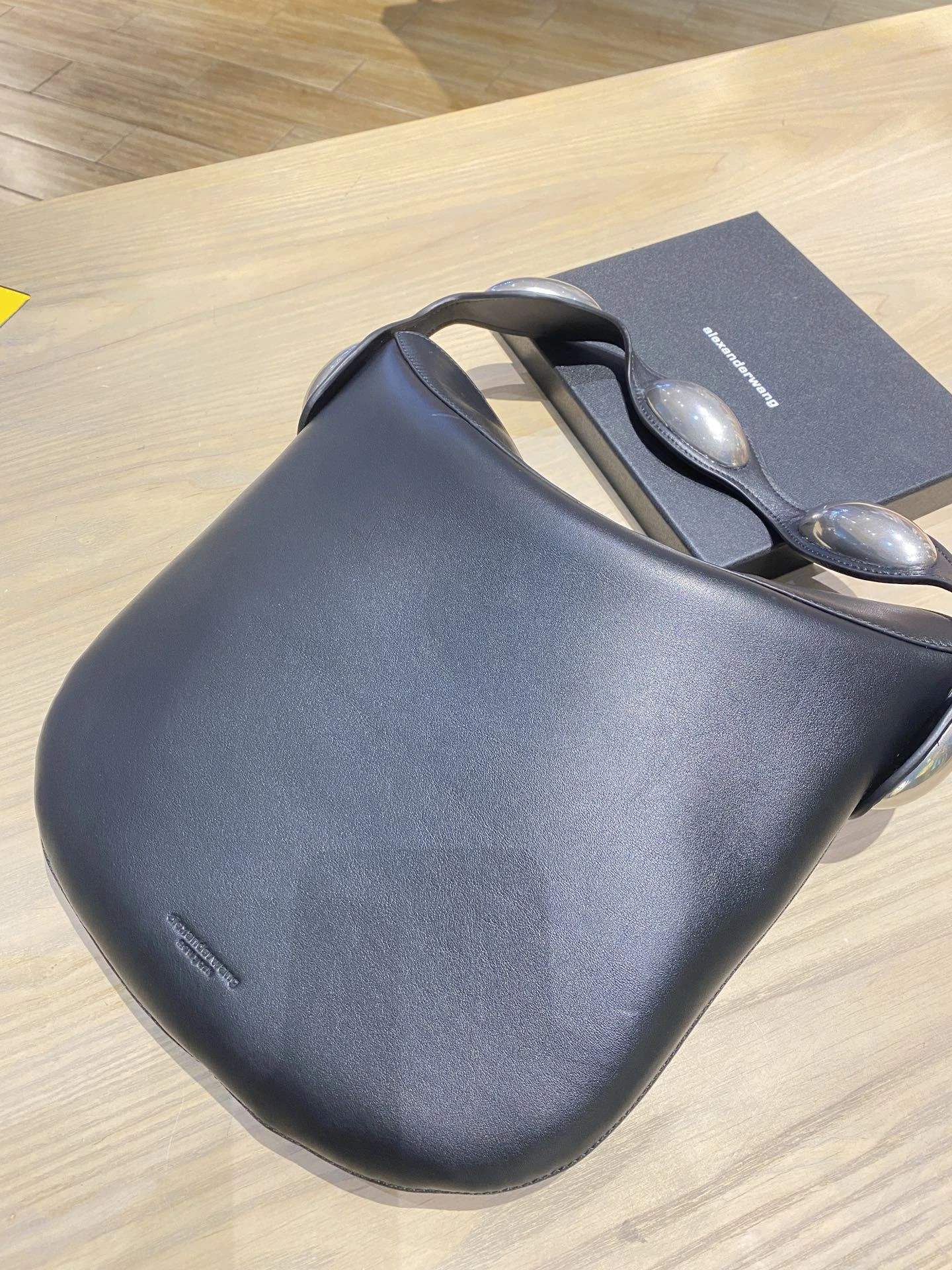 MOMO-- W196 20323K67L001 high quality version cowhide item:E-B000A1273