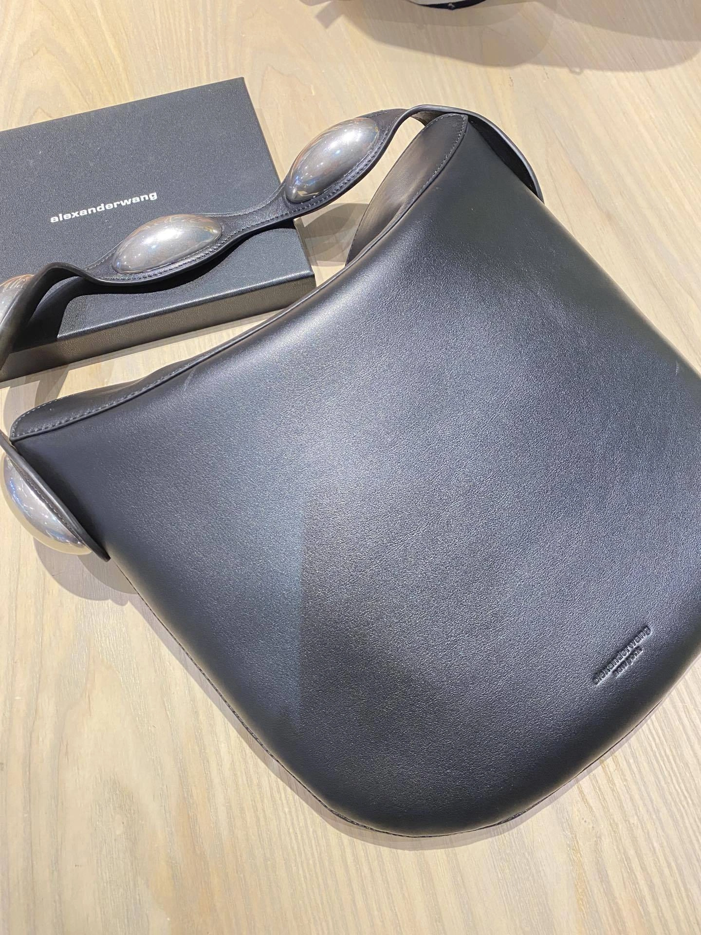 MOMO-- W196 20323K67L001 high quality version cowhide item:E-B000A1273