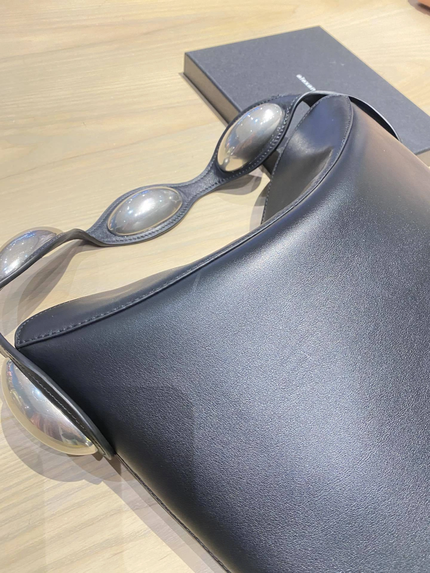 MOMO-- W196 20323K67L001 high quality version cowhide item:E-B000A1273