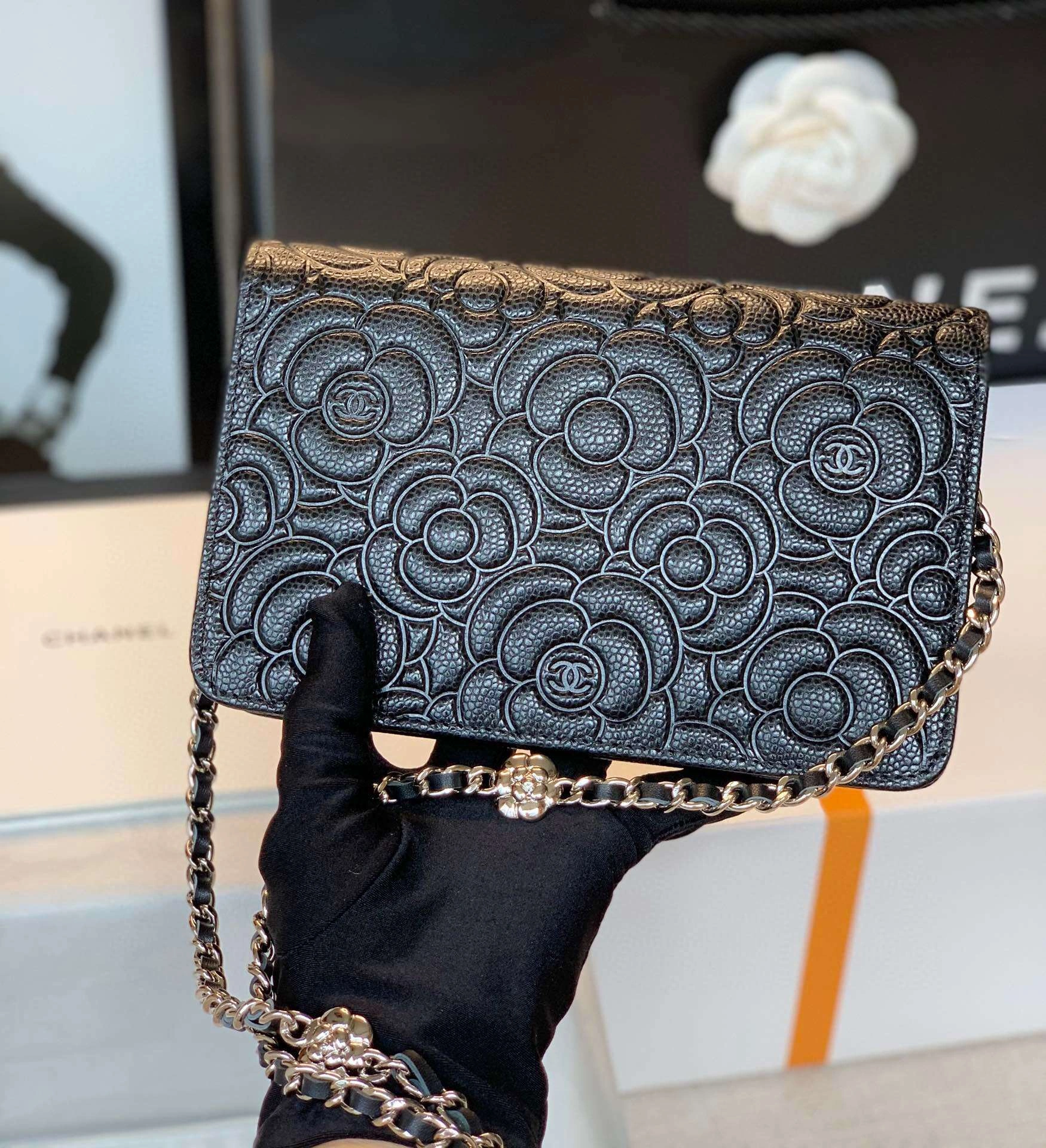 *MOMO-- WOC Cowhide ，item : M321B68C0205