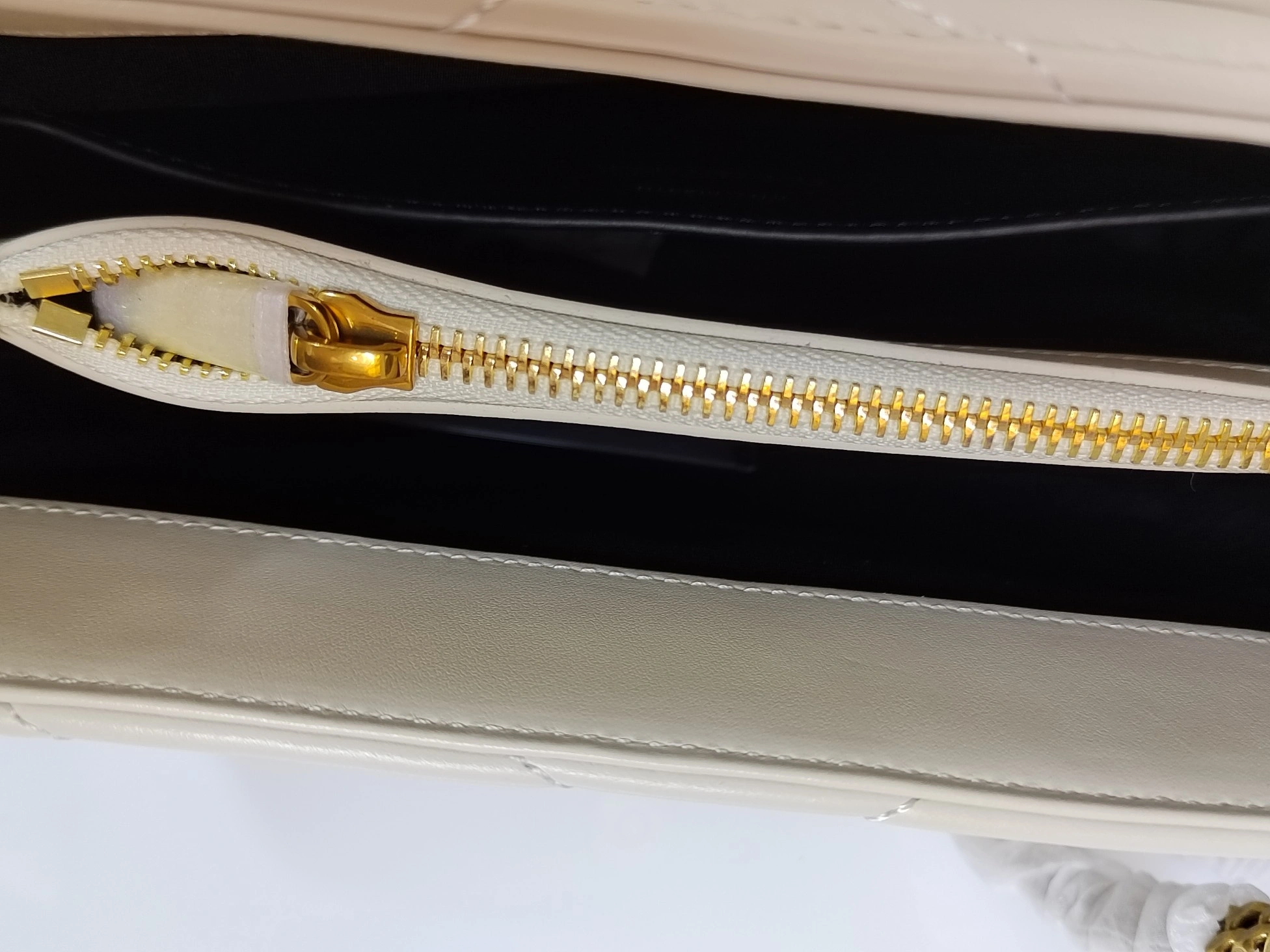 MOMO-- Yv5s 494699DV7279207 high quality version Calfskin item:D-B063L0517