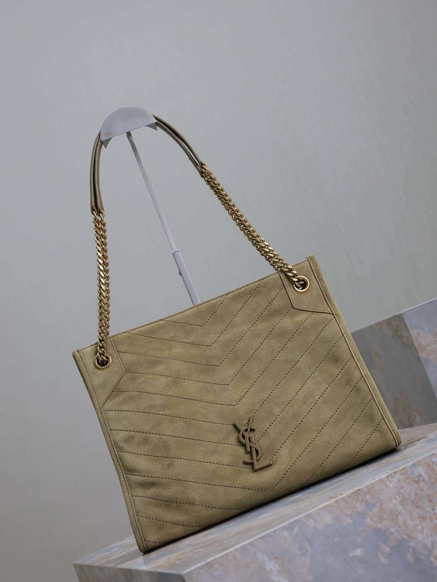 MOMO-- Yv5s 5779991U8272326 high quality version cowhide item:D-B225L0579