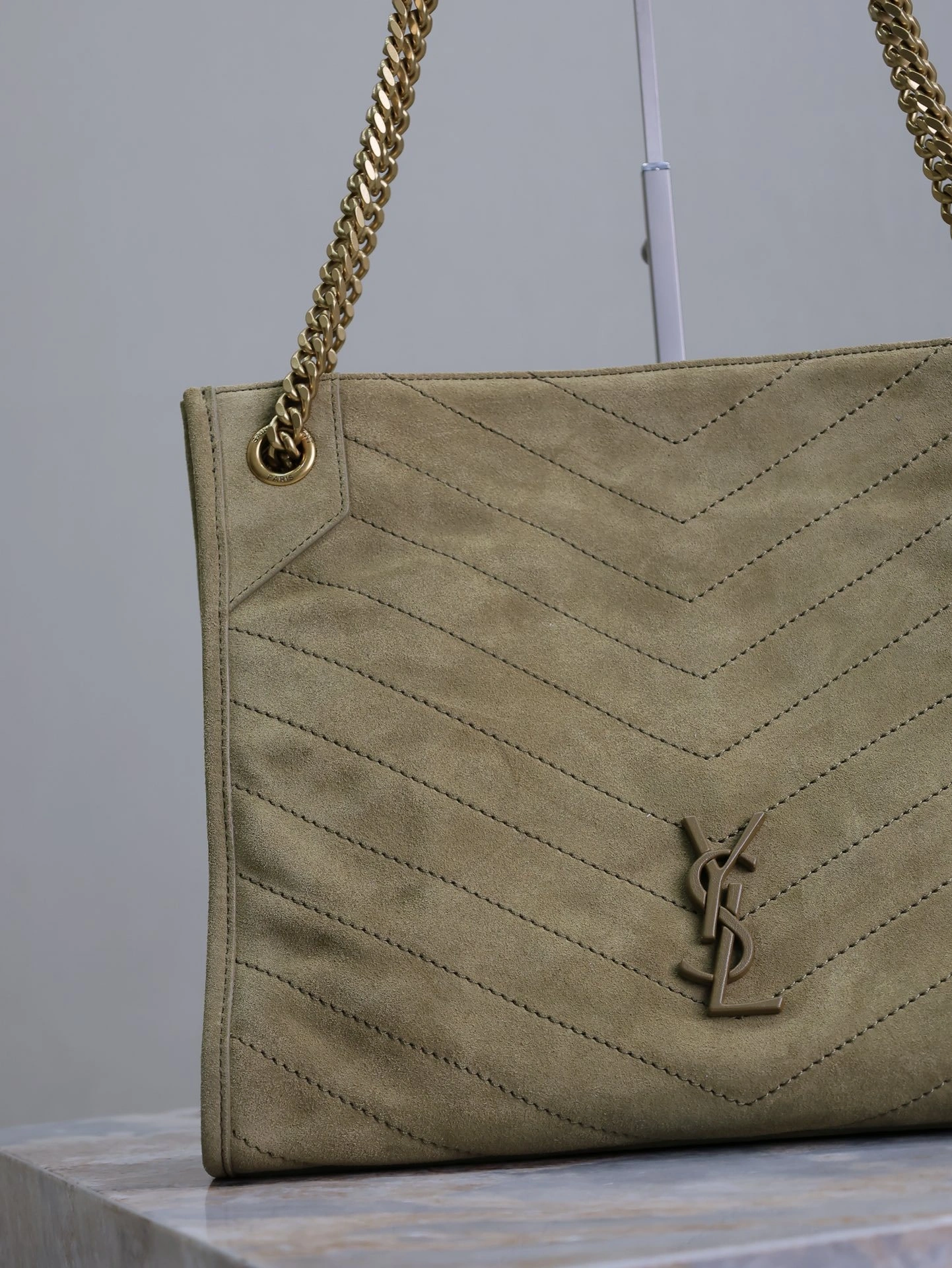 MOMO-- Yv5s 5779991U8272326 high quality version cowhide item:D-B225L0579