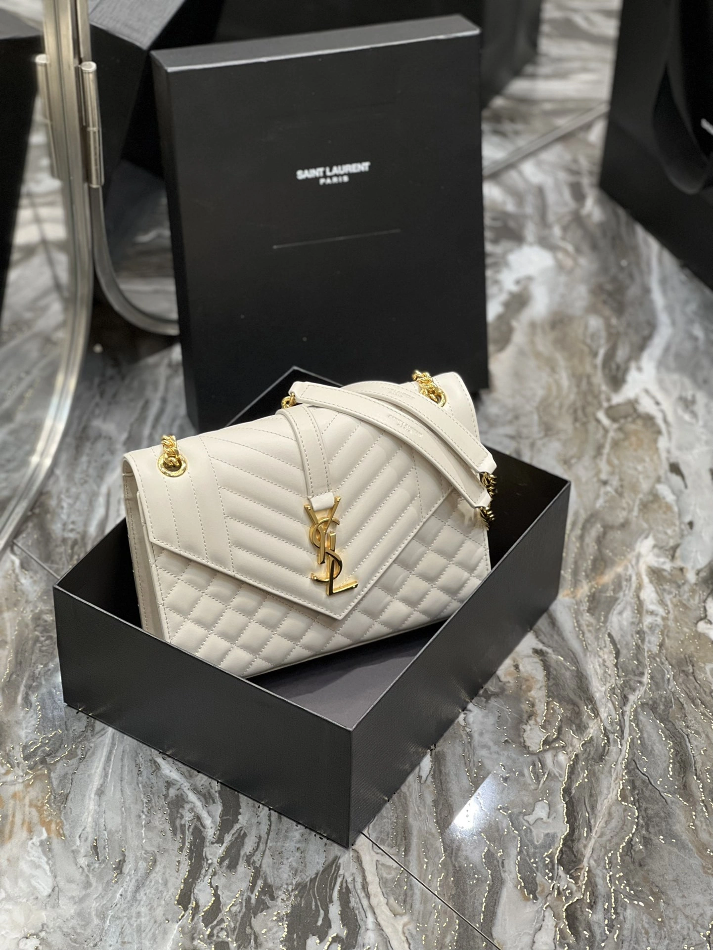 MOMO-- Yv5s 600185AACT79207 high quality version cowhide item:D-B597L0539