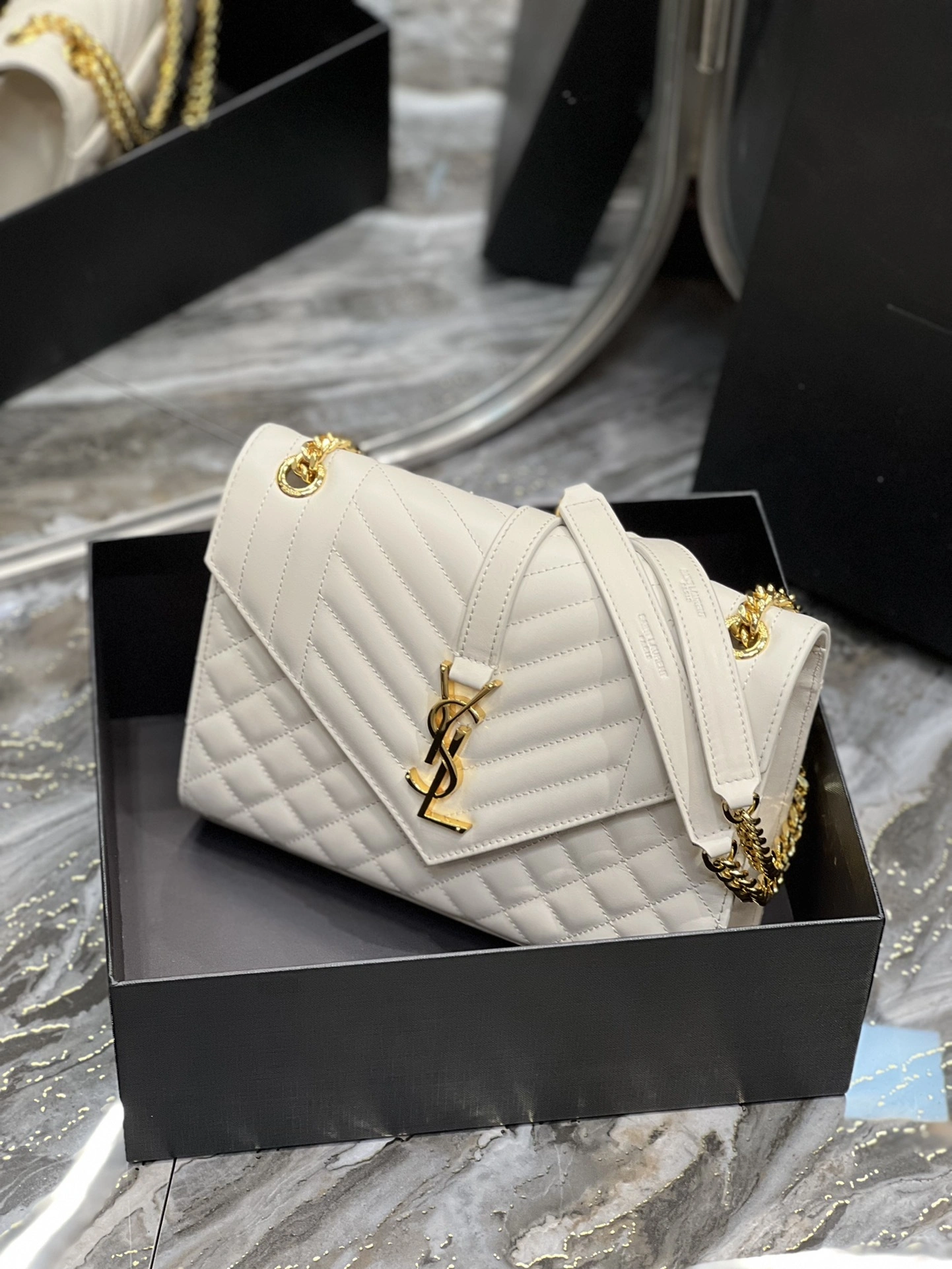 MOMO-- Yv5s 600185AACT79207 high quality version cowhide item:D-B597L0539