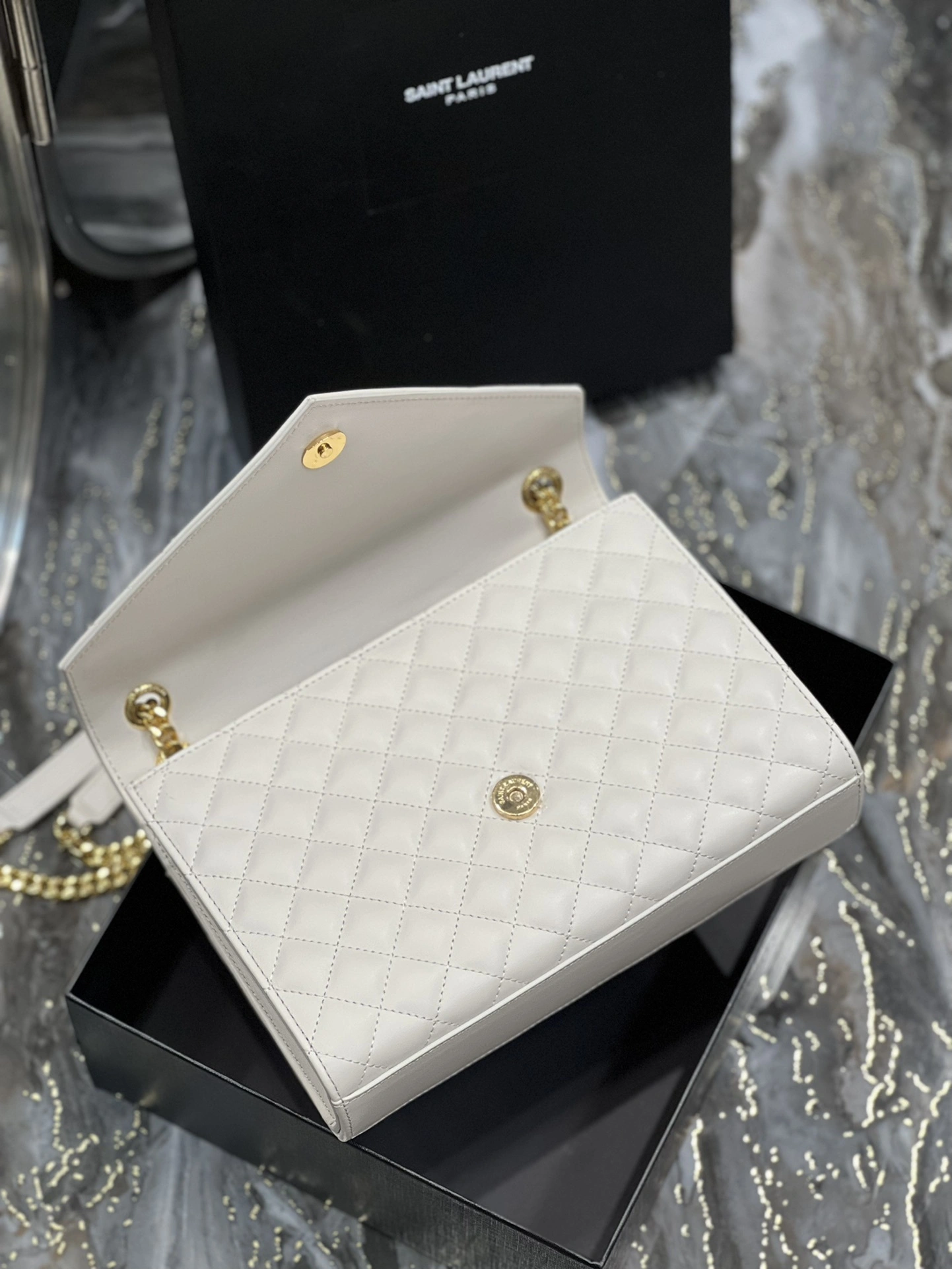 MOMO-- Yv5s 600185AACT79207 high quality version cowhide item:D-B597L0539