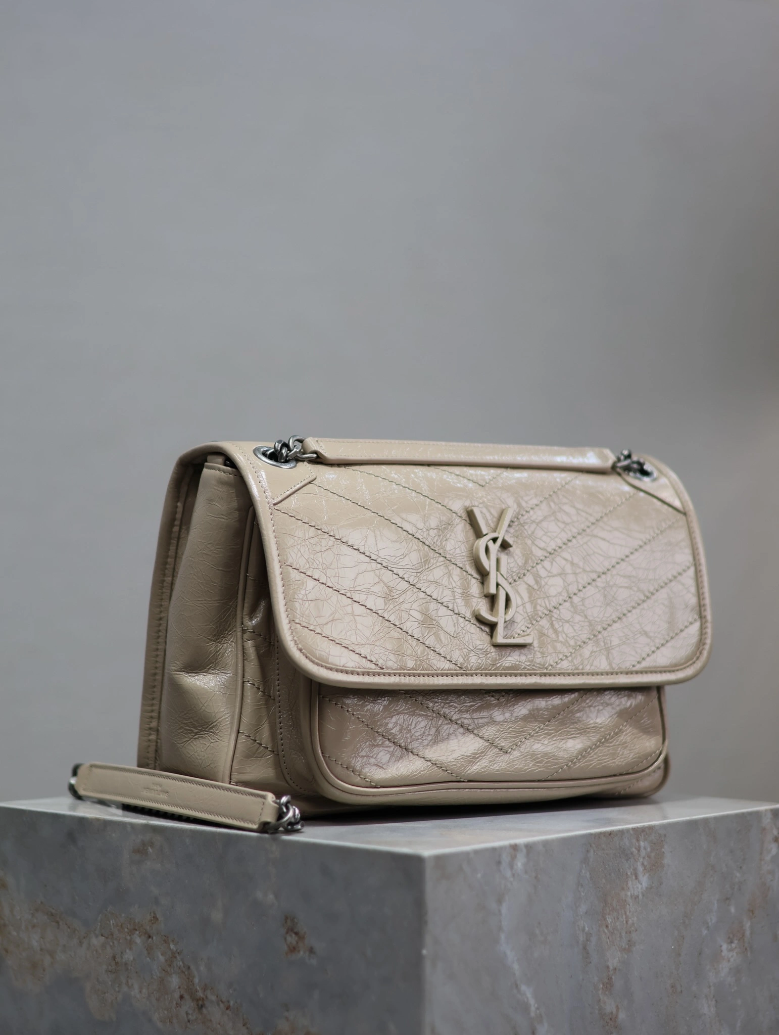 MOMO-- Yv5s 6331581YG042826 high quality version waxed skin item:D-B225L0577