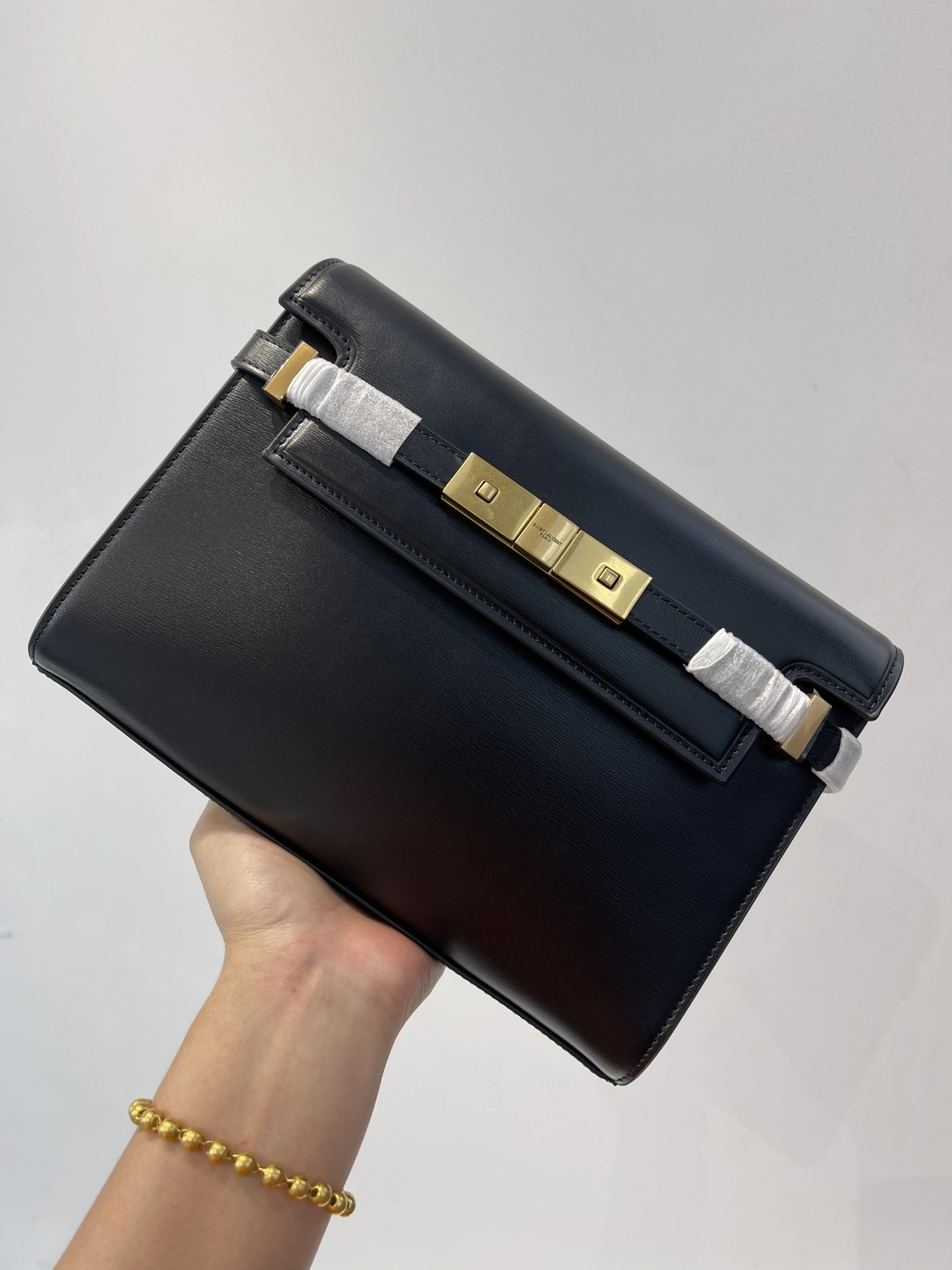 &MOMO-- Yv5s 675626-0SX0W-1000 cowhide item:D-B432F2421