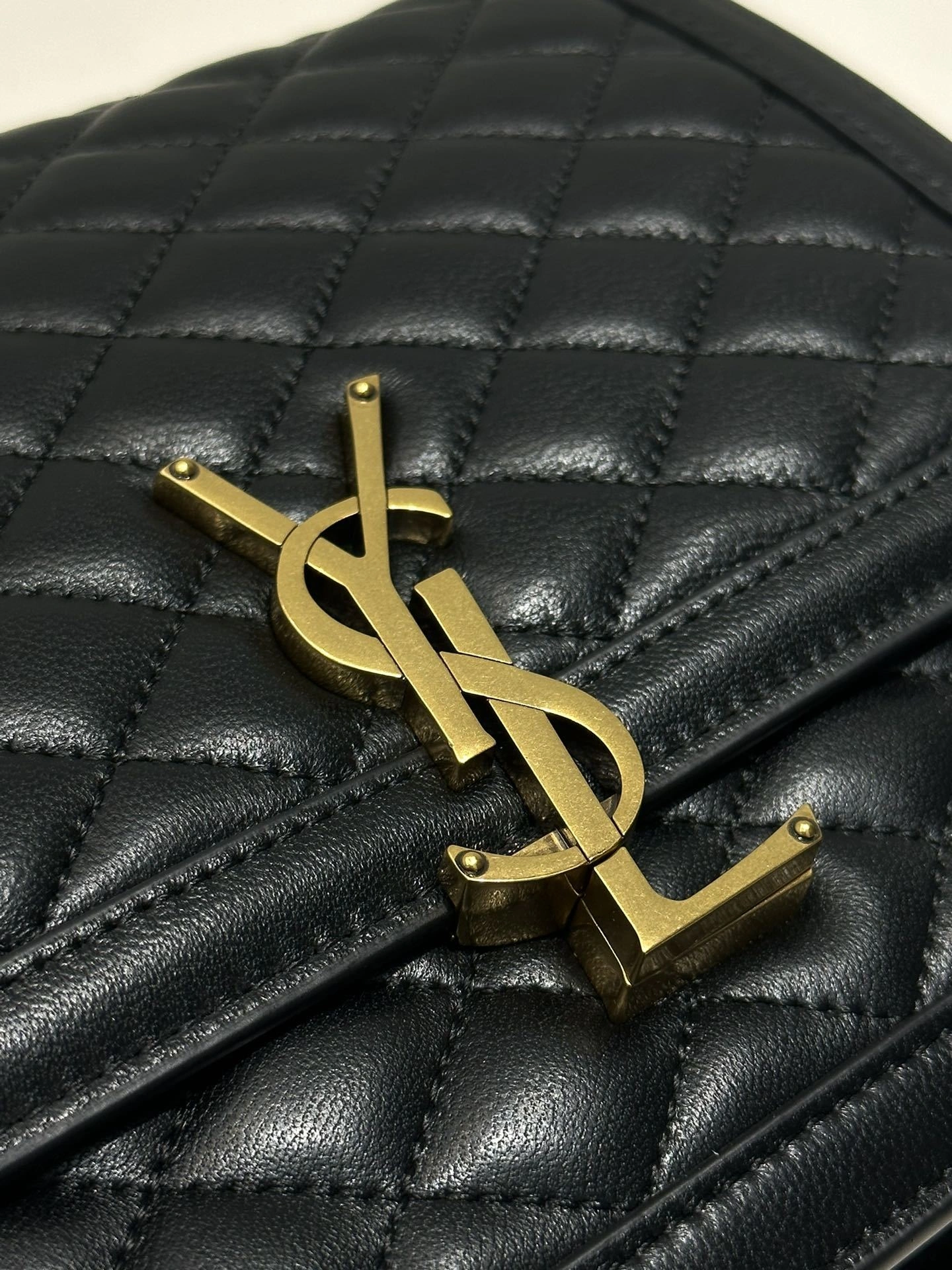 MOMO-- Yv5s 733704-AABRT-1000 solferino sheepskin item:D-B432F2420