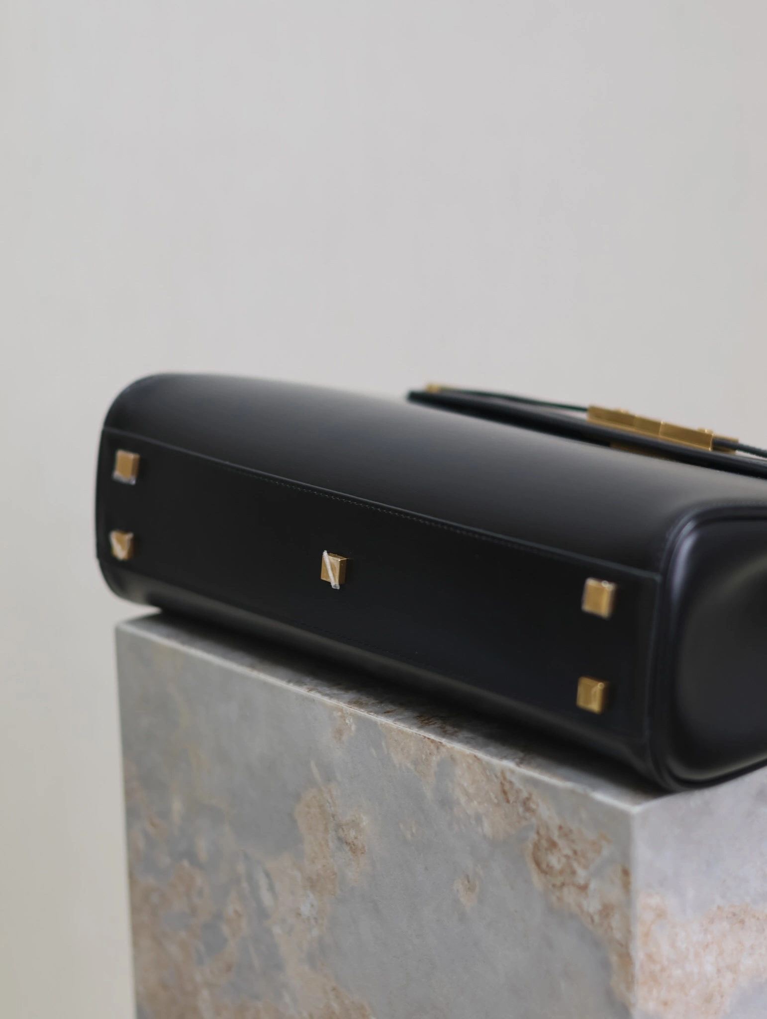 MOMO-- Yv5s 7472480SX0W1000 high quality version cowhide item:D-B000L0582