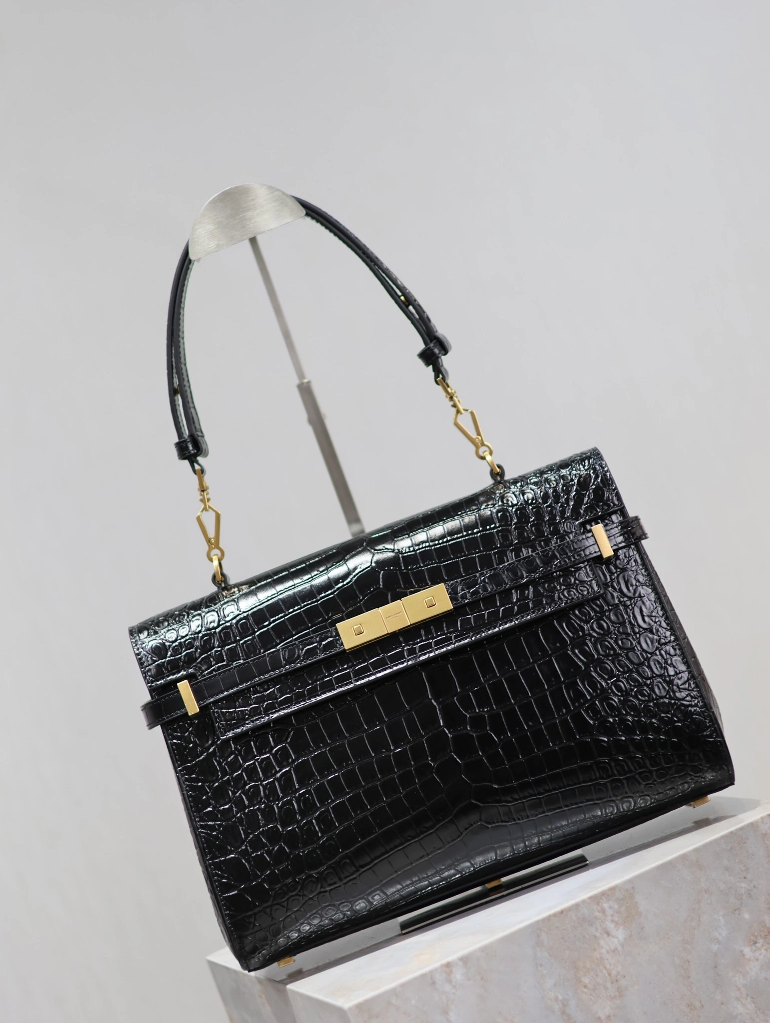 MOMO-- Yv5s 758618E5V0K1000 high quality version cowhide item:D-B000L0551