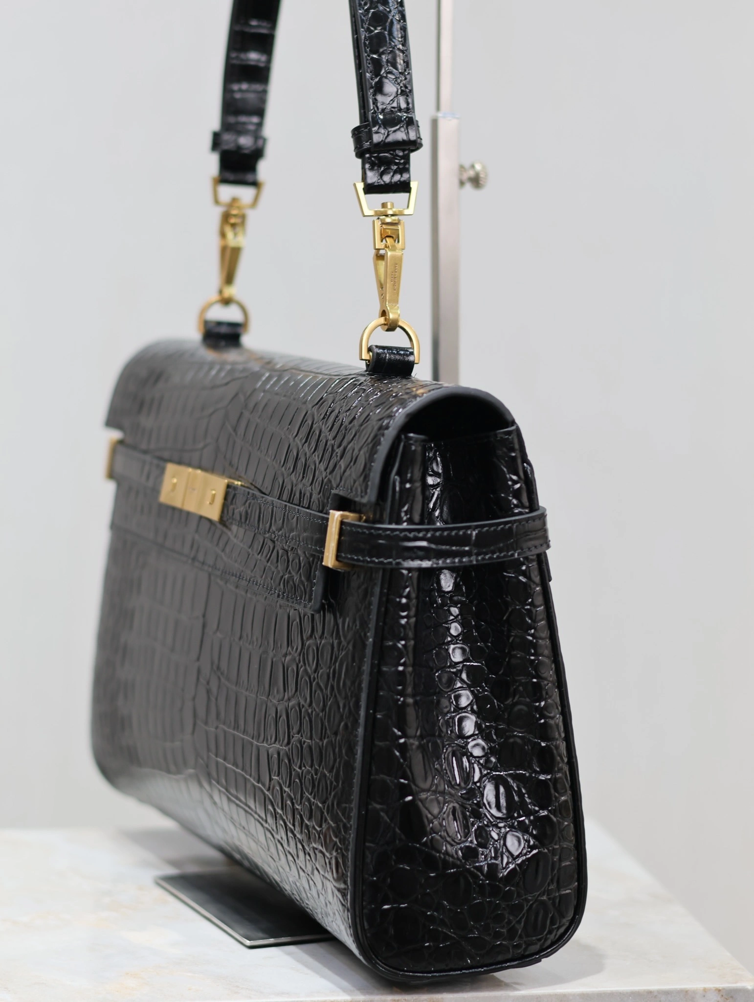 MOMO-- Yv5s 758618E5V0K1000 high quality version cowhide item:D-B000L0551