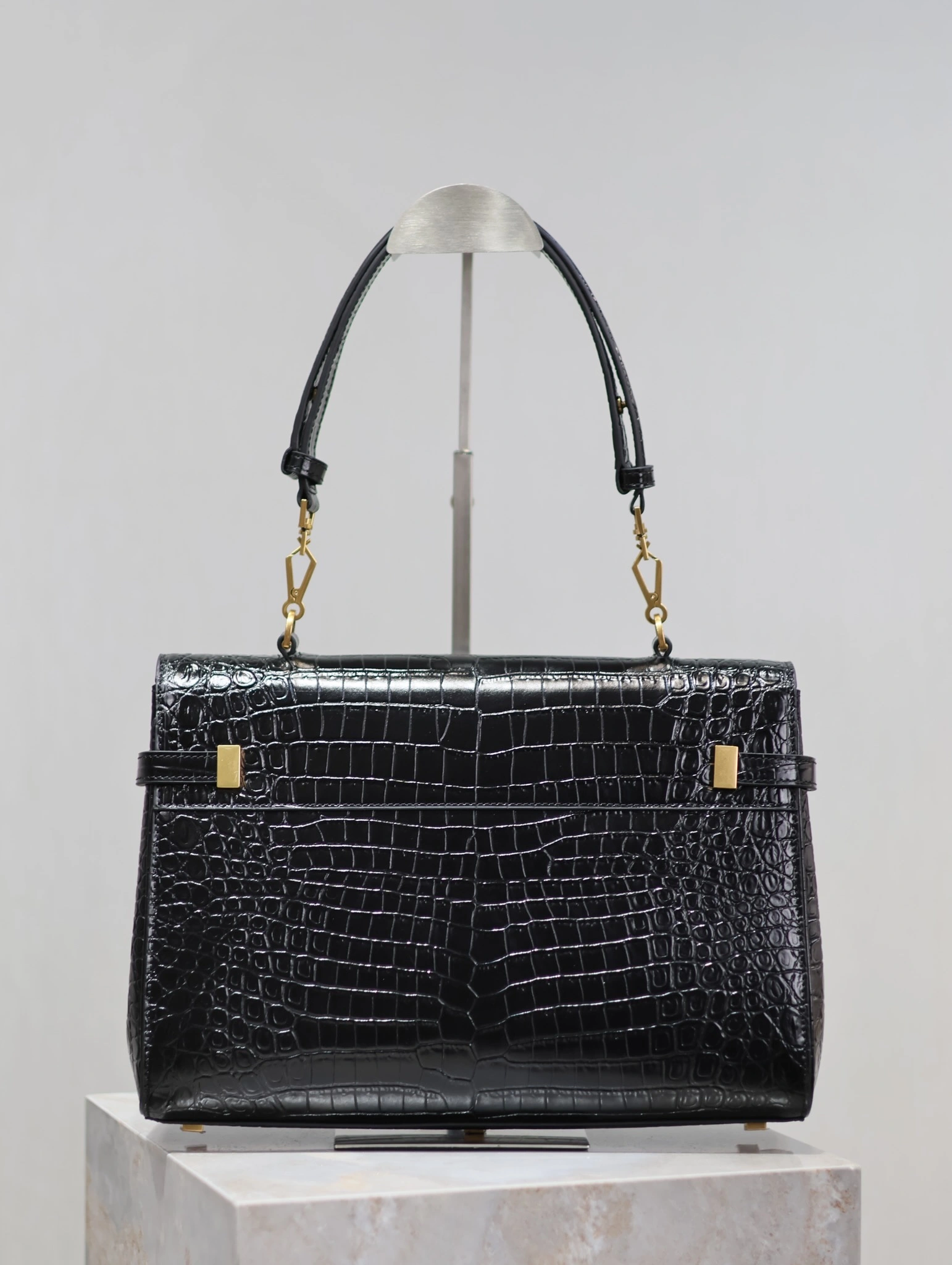 MOMO-- Yv5s 758618E5V0K1000 high quality version cowhide item:D-B000L0551
