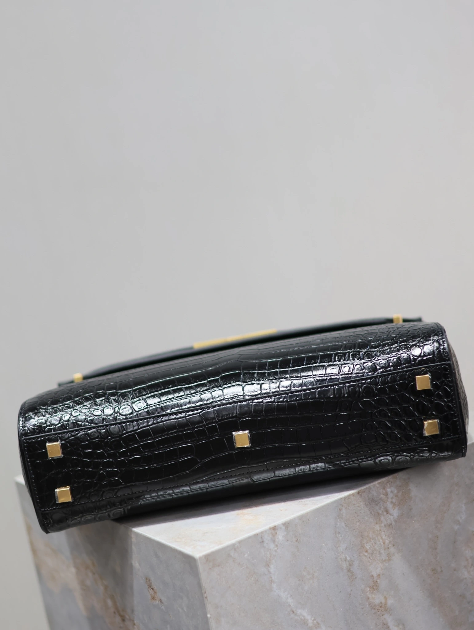 MOMO-- Yv5s 758618E5V0K1000 high quality version cowhide item:D-B000L0551