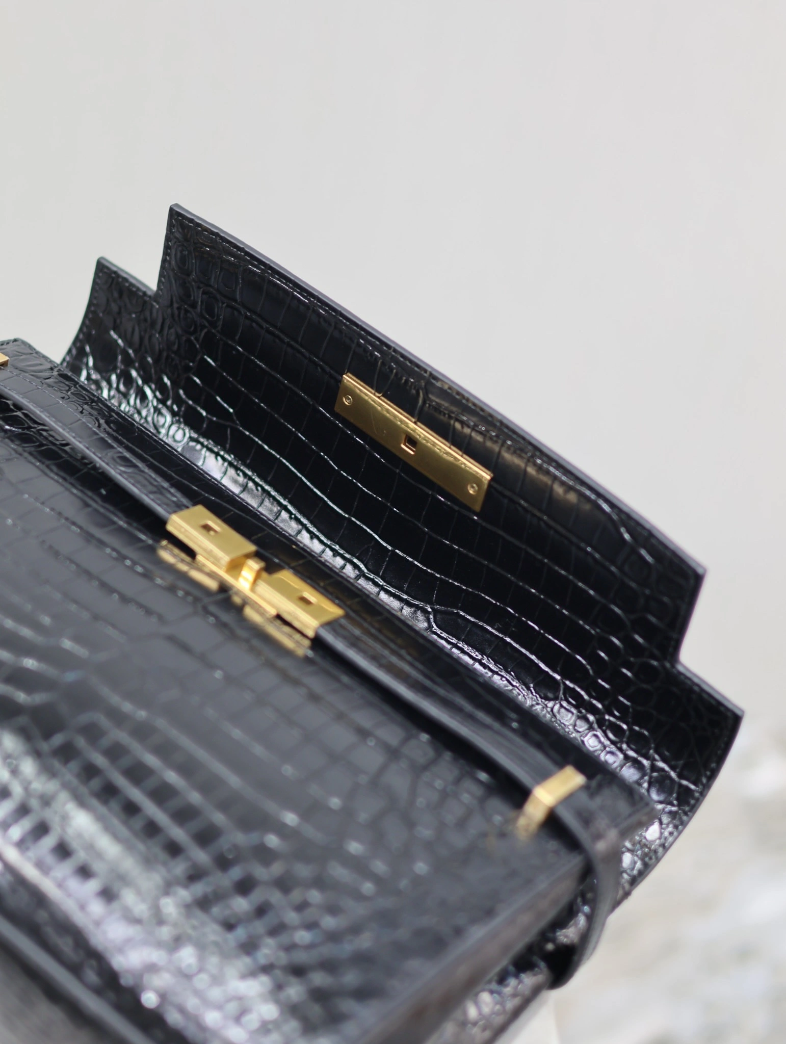 MOMO-- Yv5s 758618E5V0K1000 high quality version cowhide item:D-B000L0551